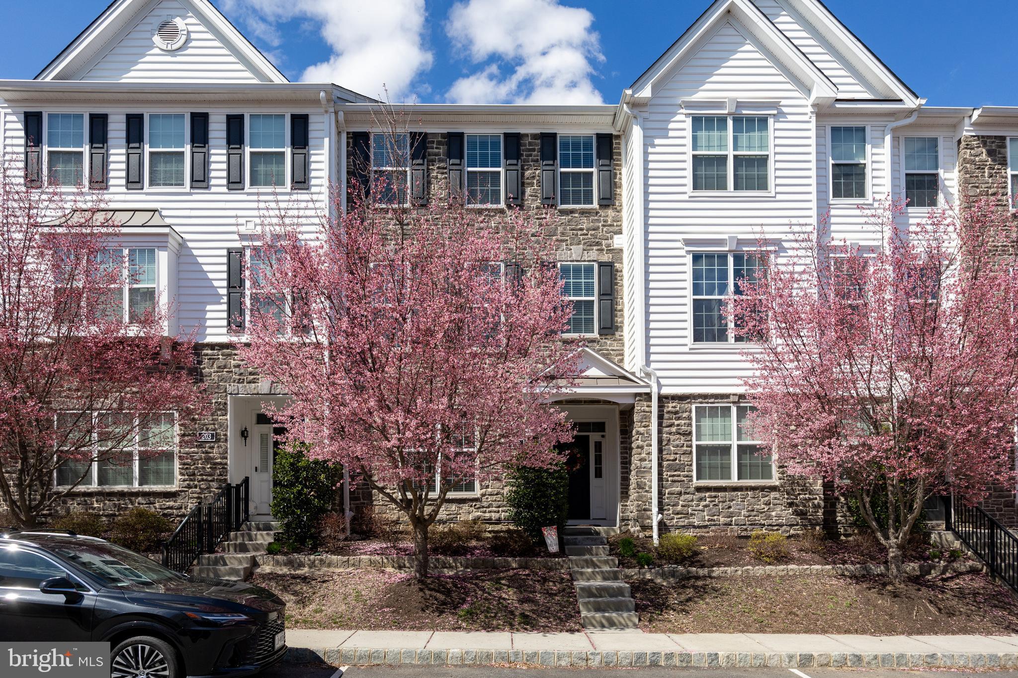 RAVENSCLIFF - Residential