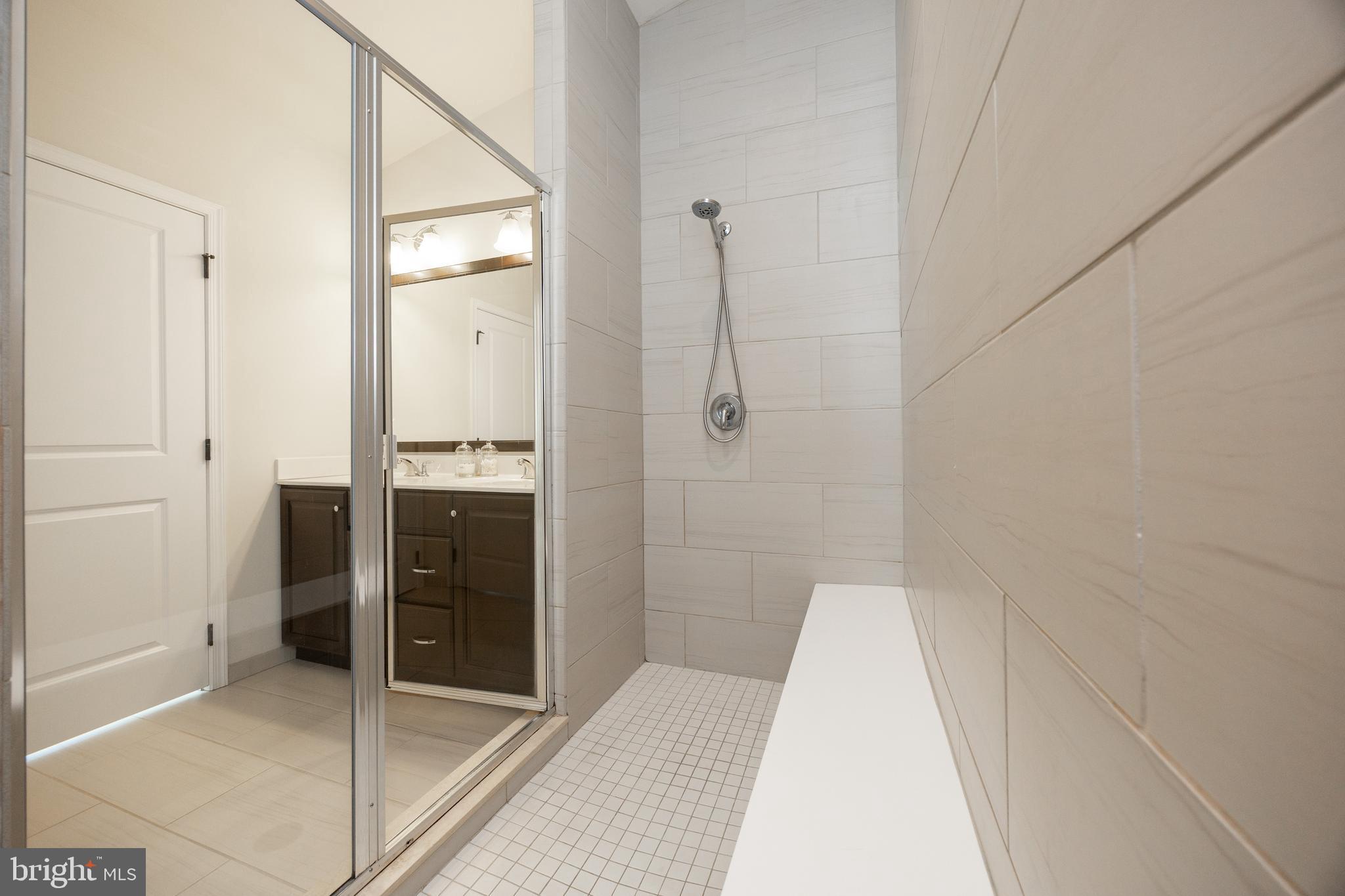 RAVENSCLIFF - Residential