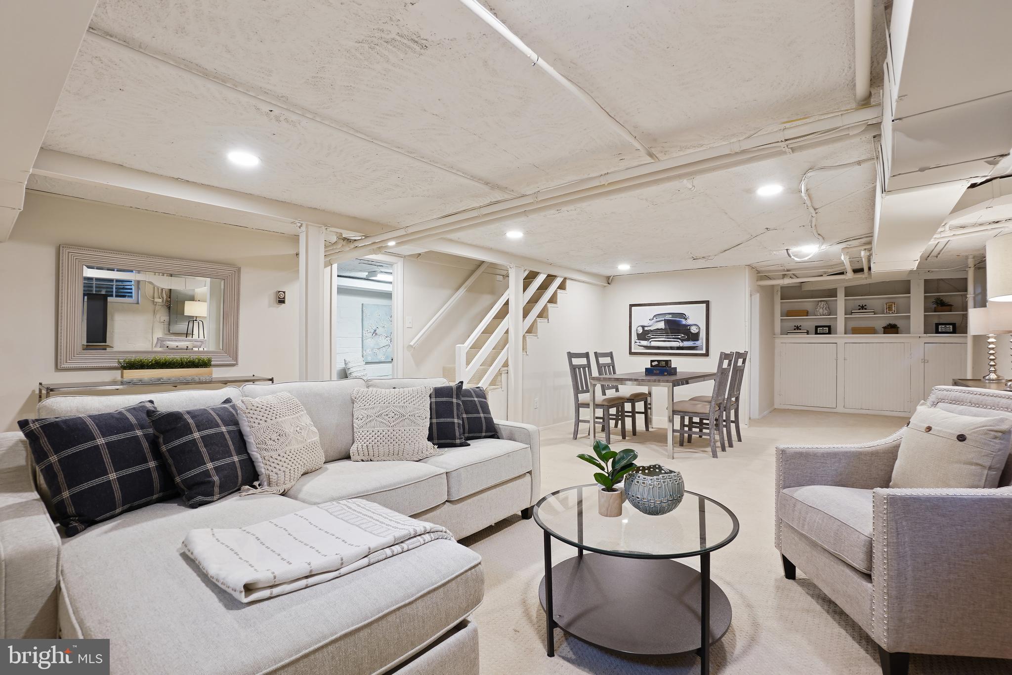 CHEVY CHASE GARDENS - Residential