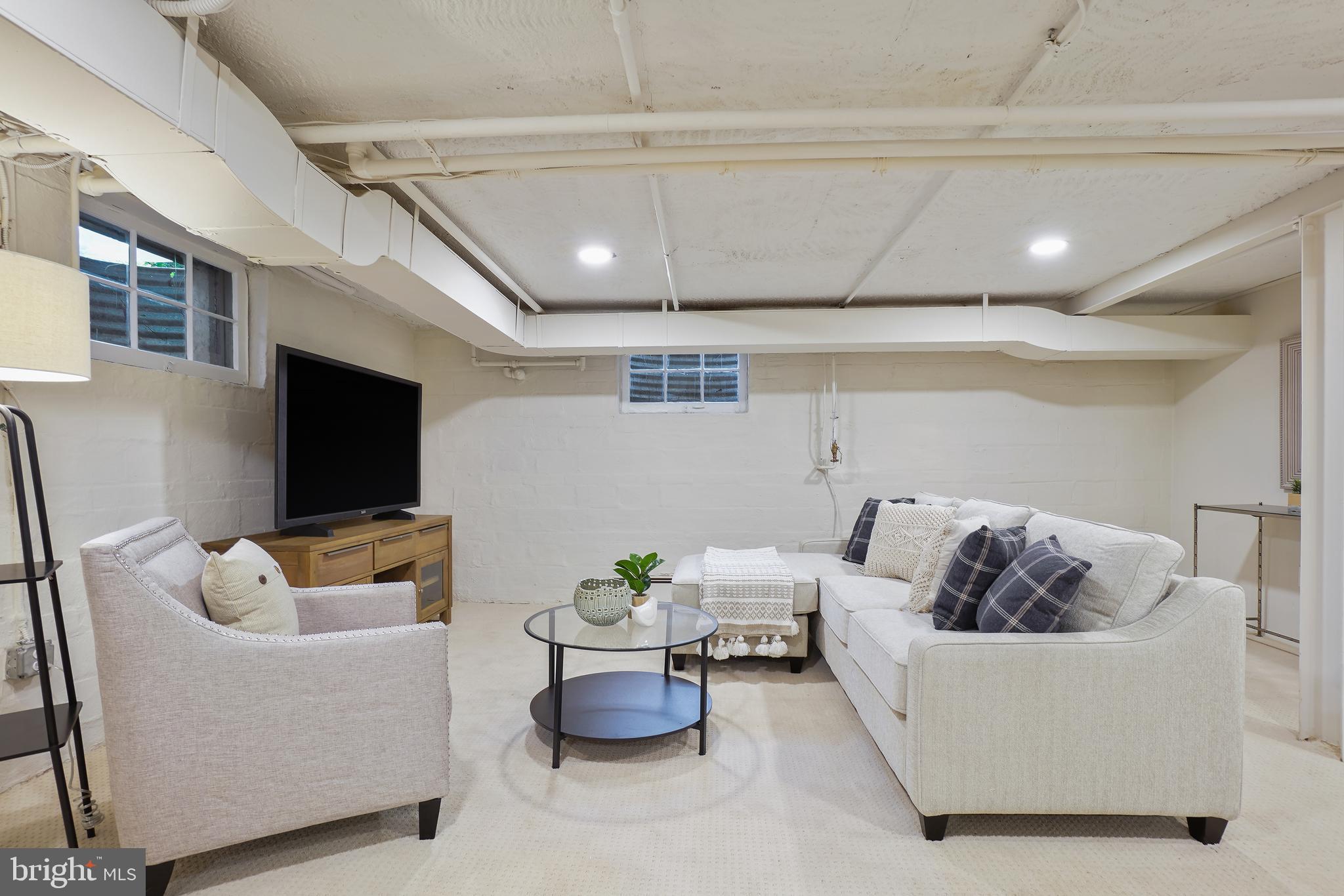 CHEVY CHASE GARDENS - Residential