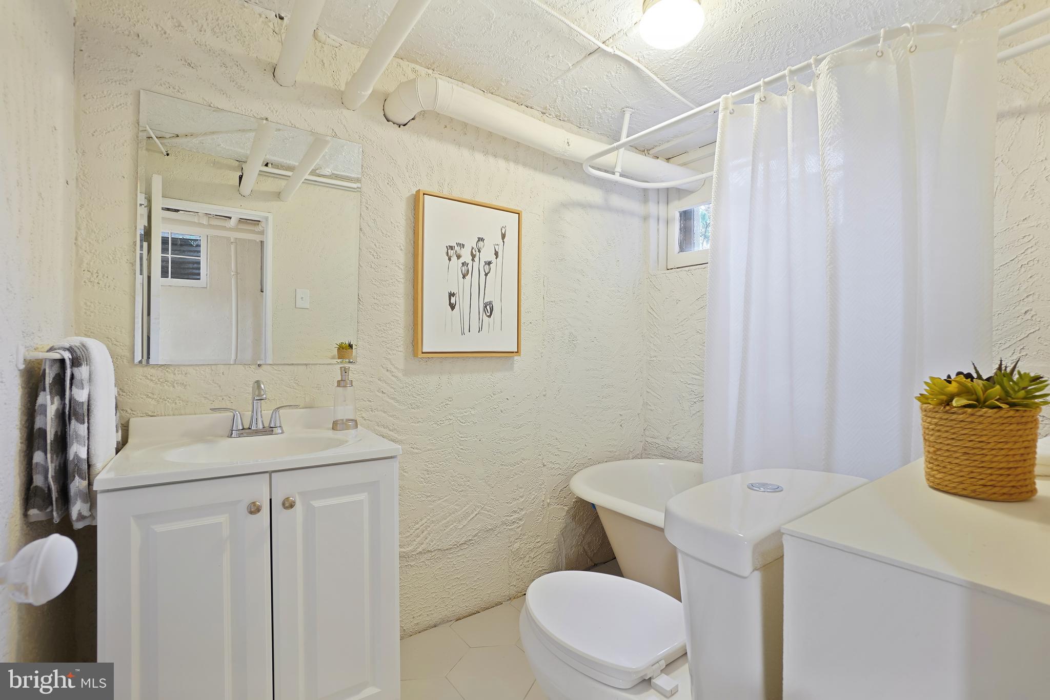 CHEVY CHASE GARDENS - Residential