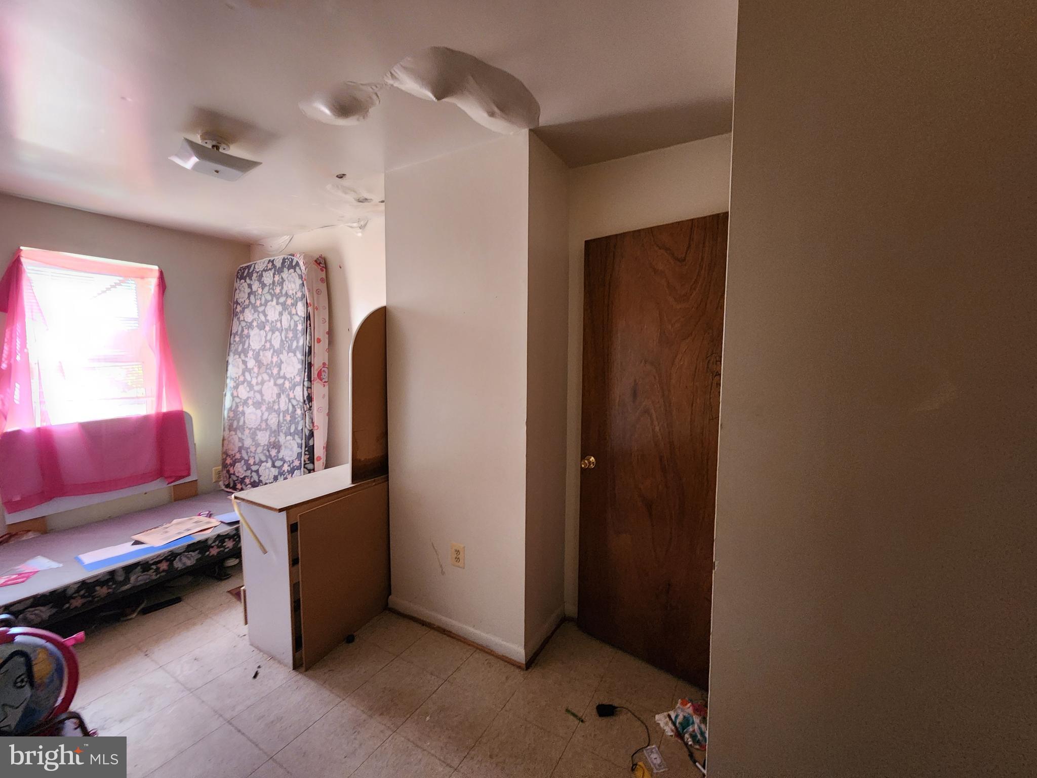 SANDTOWN-WINCHESTER - Residential