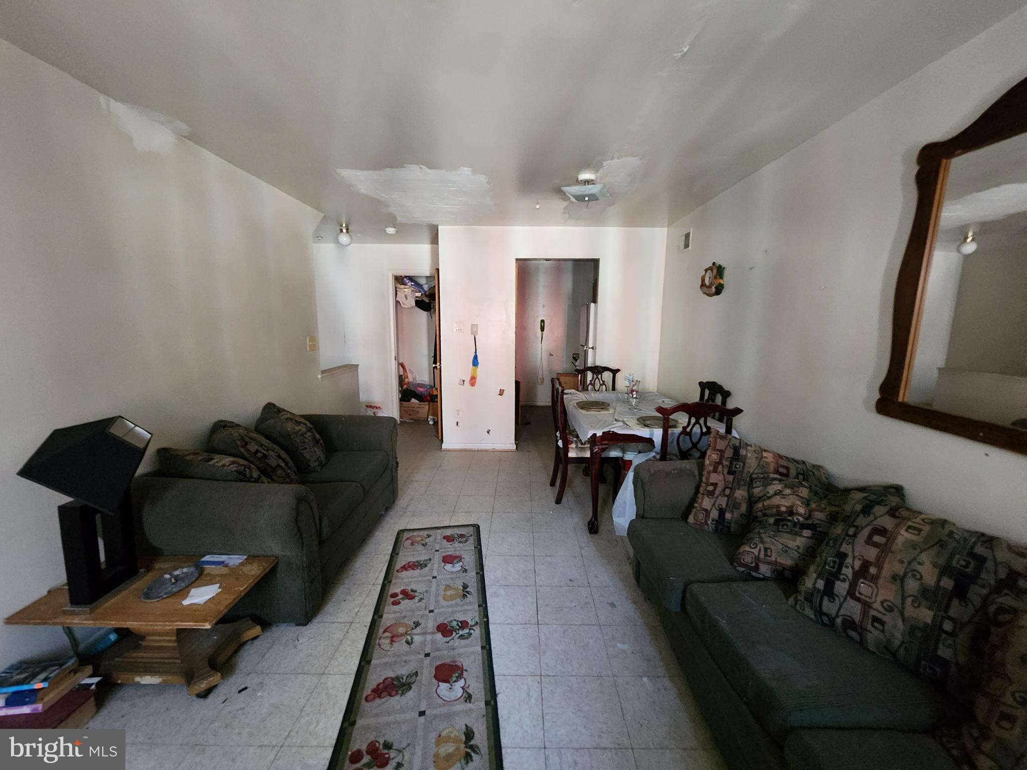 SANDTOWN-WINCHESTER - Residential