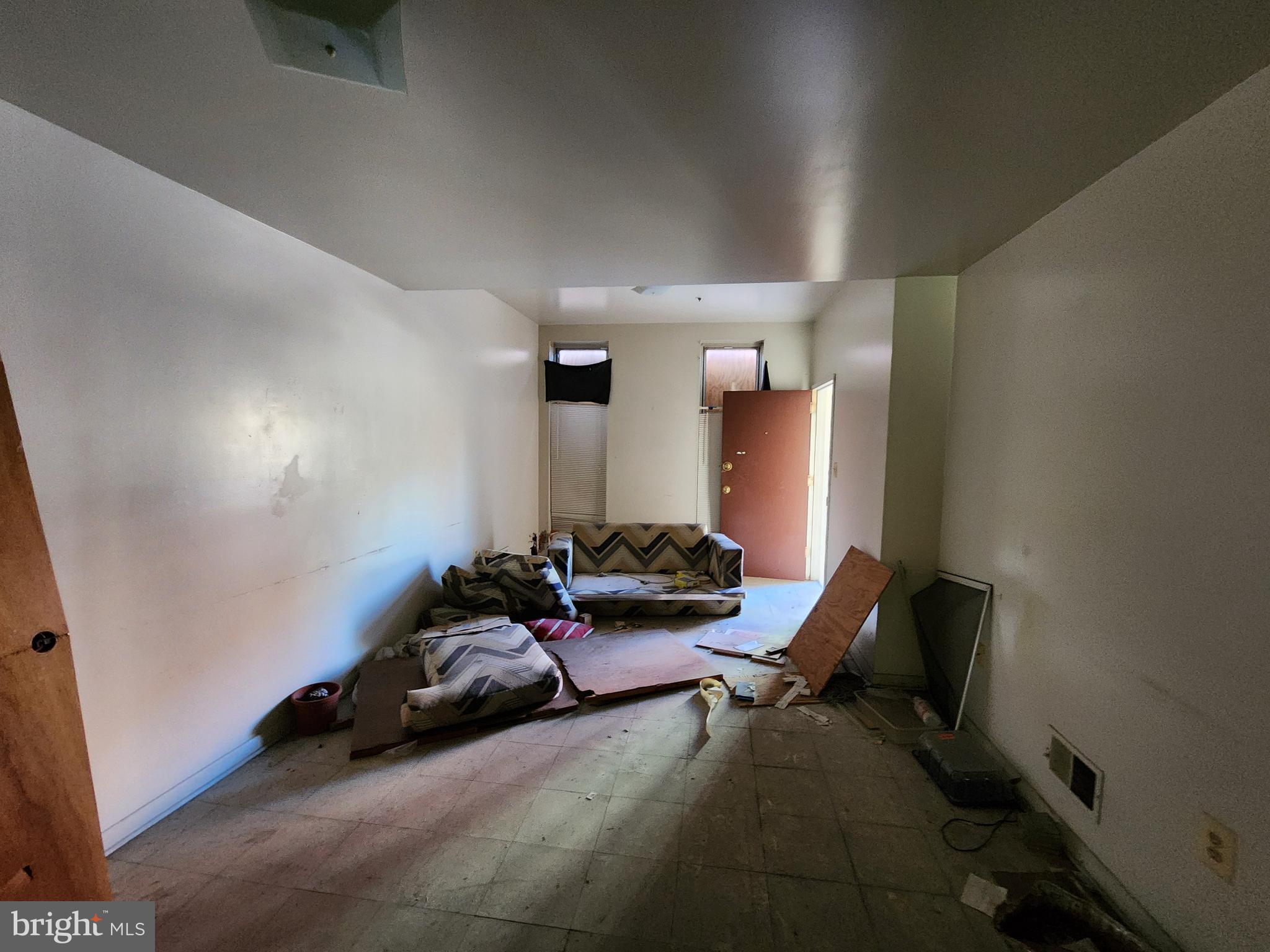 SANDTOWN-WINCHESTER - Residential