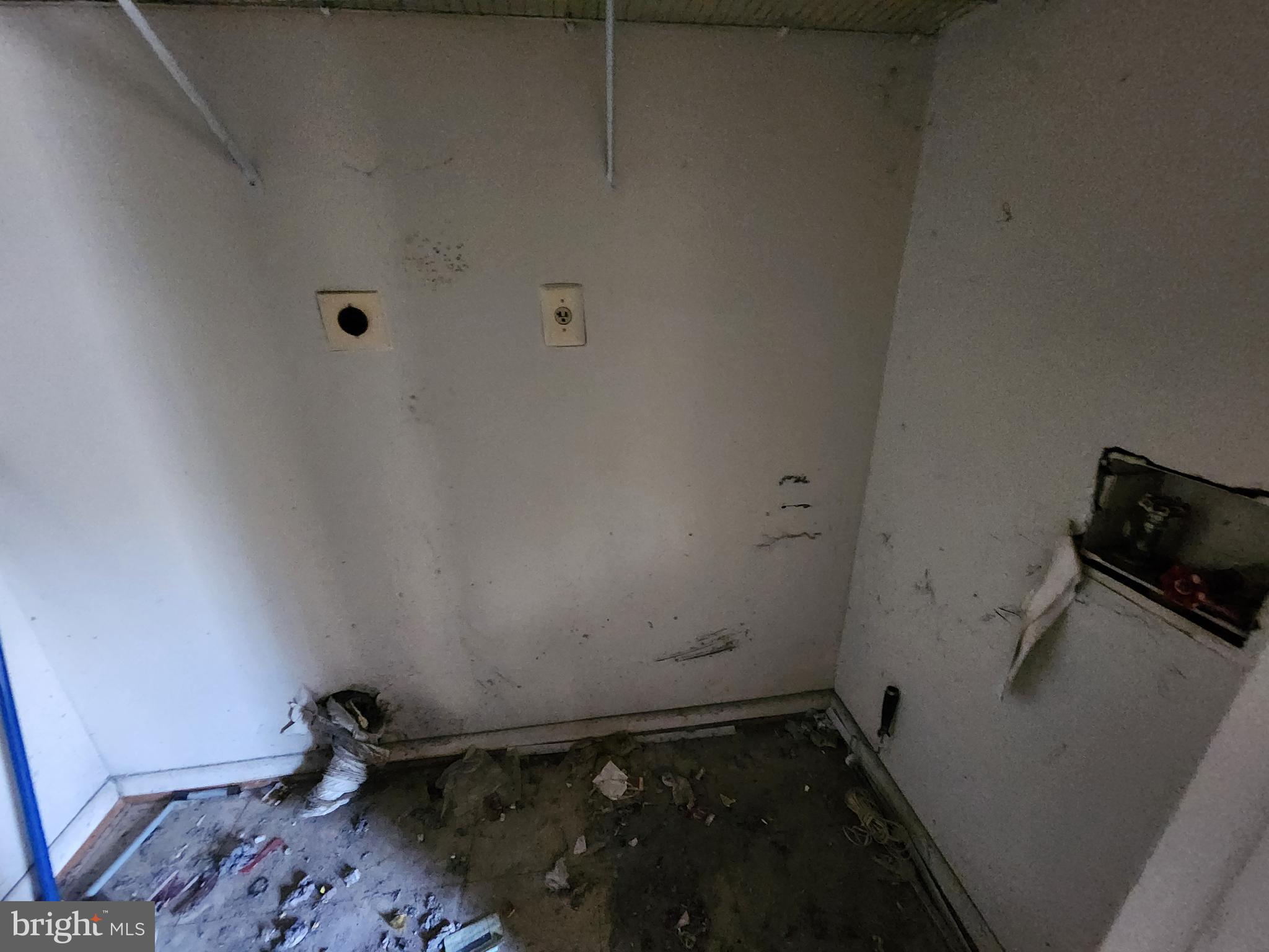 SANDTOWN-WINCHESTER - Residential