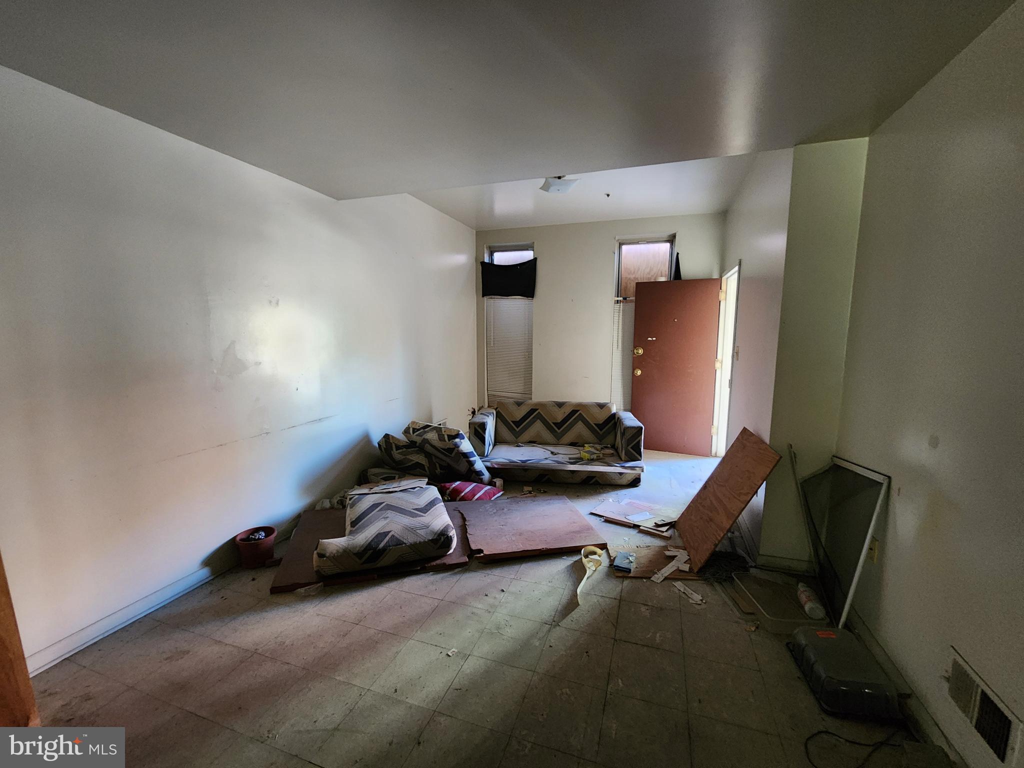 SANDTOWN-WINCHESTER - Residential