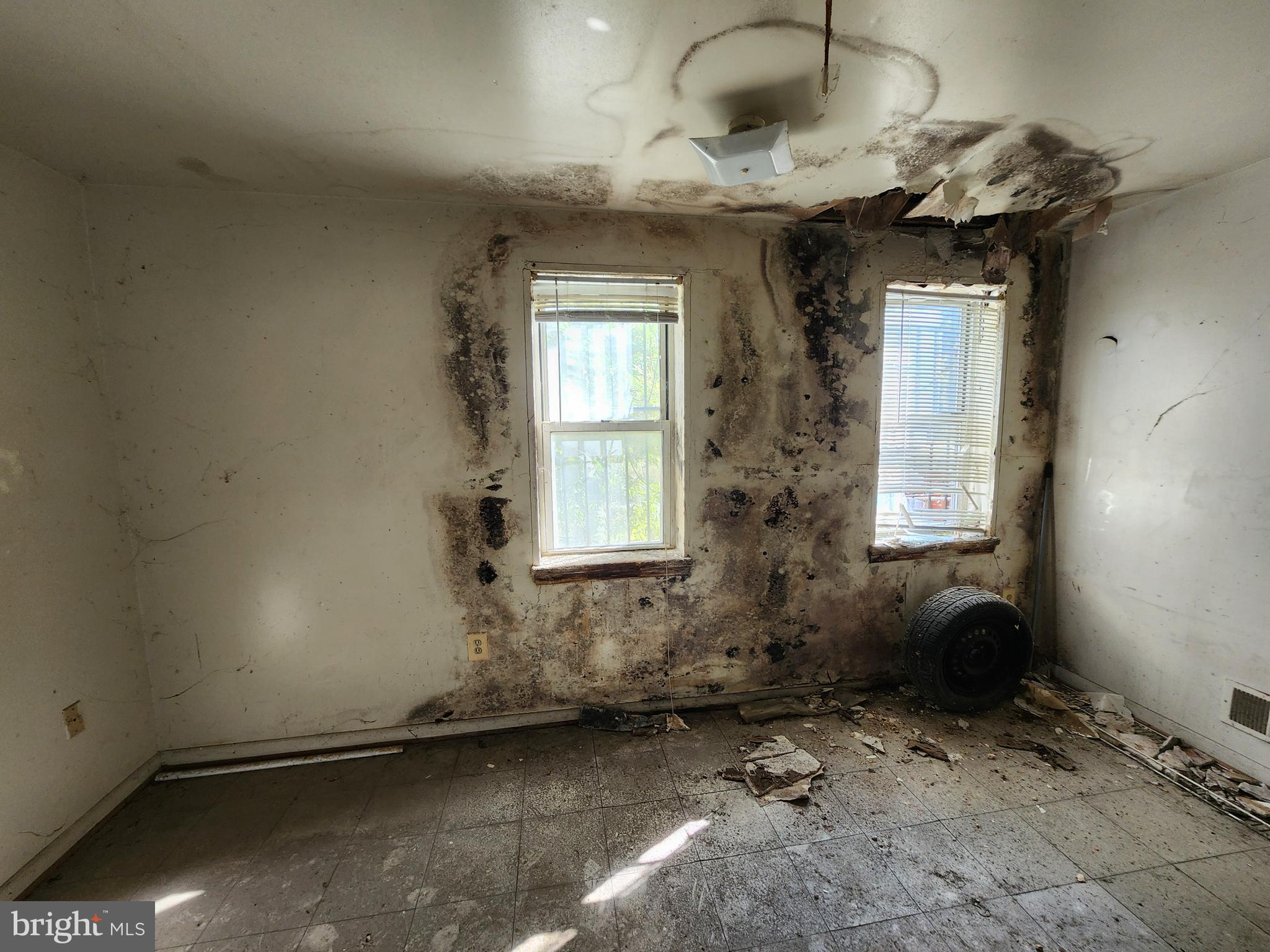 SANDTOWN-WINCHESTER - Residential