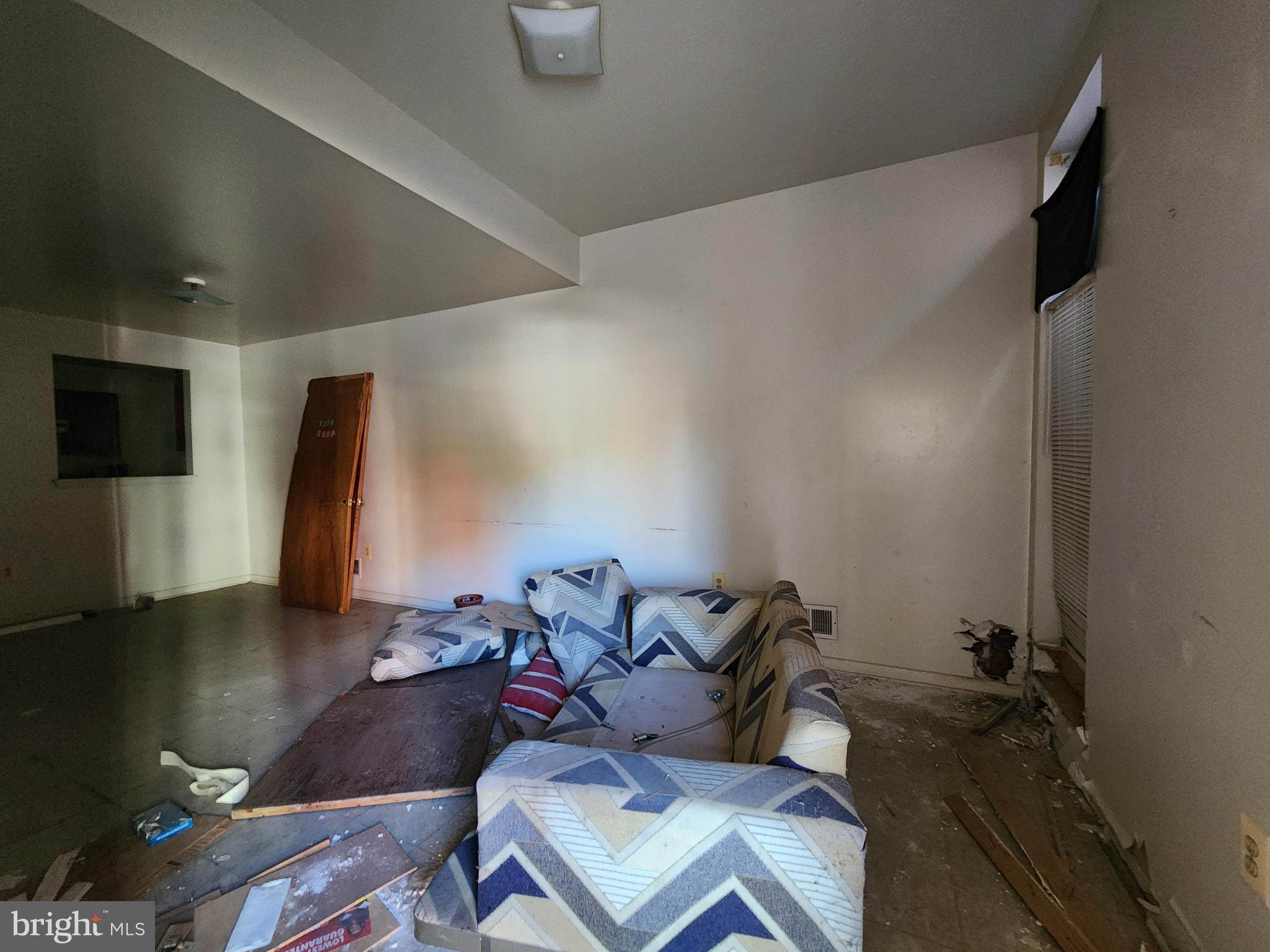 SANDTOWN-WINCHESTER - Residential