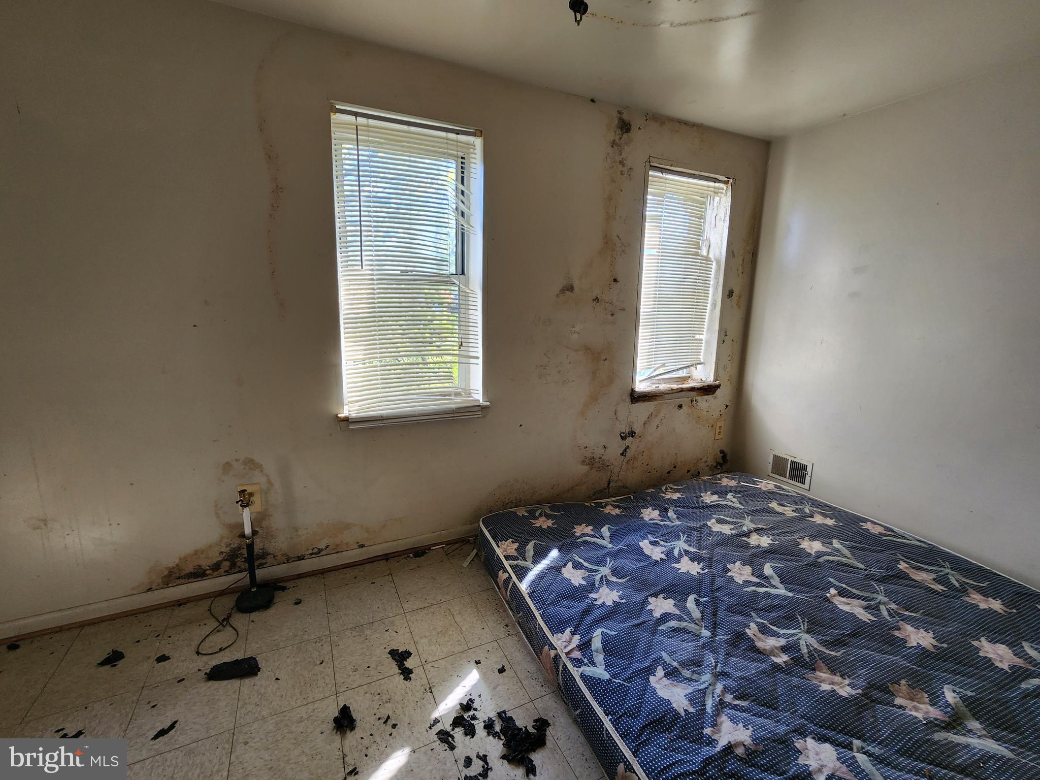 SANDTOWN-WINCHESTER - Residential