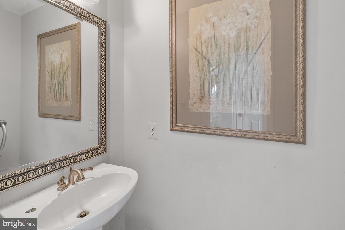 GABLE FIELD - Residential