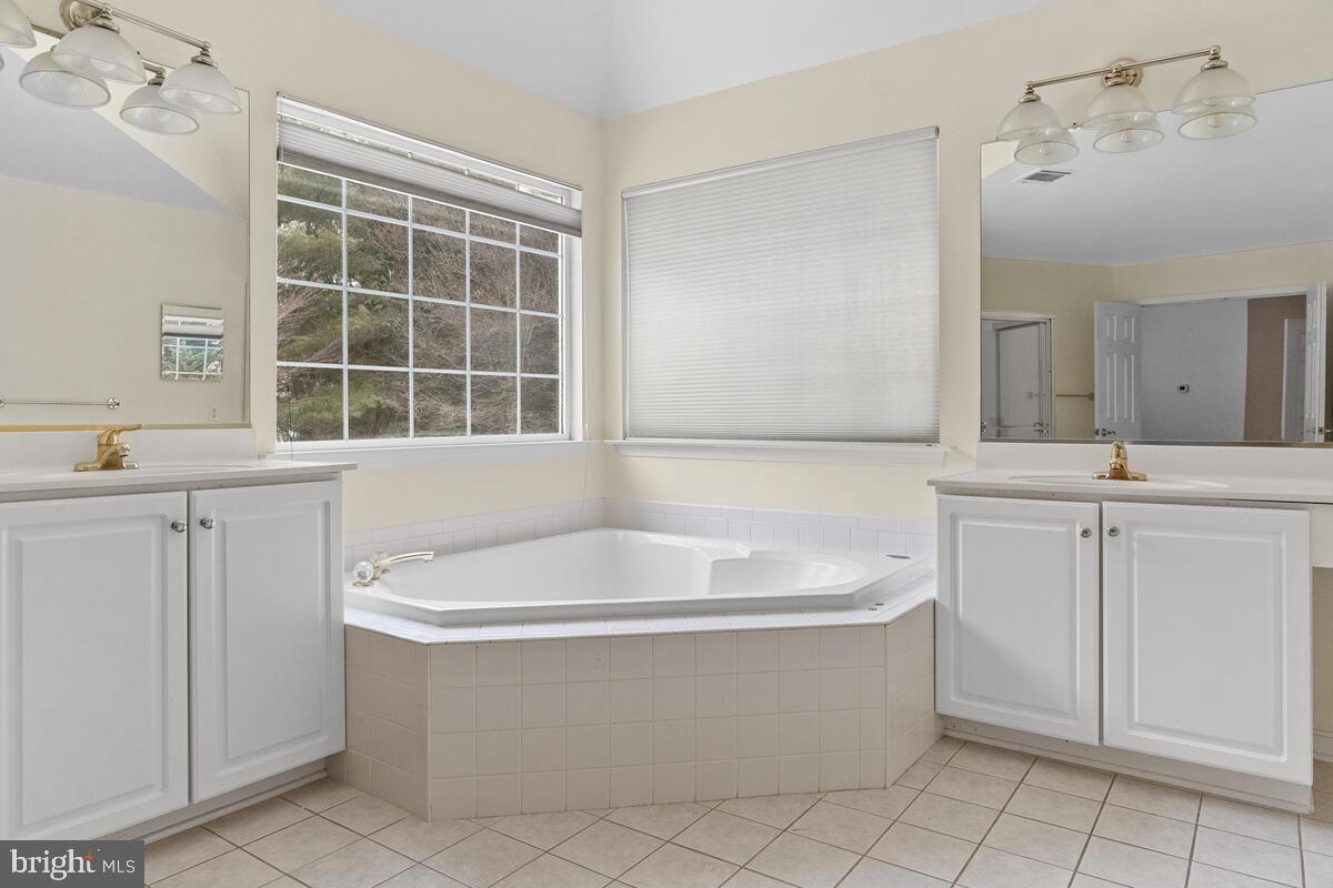 GABLE FIELD - Residential