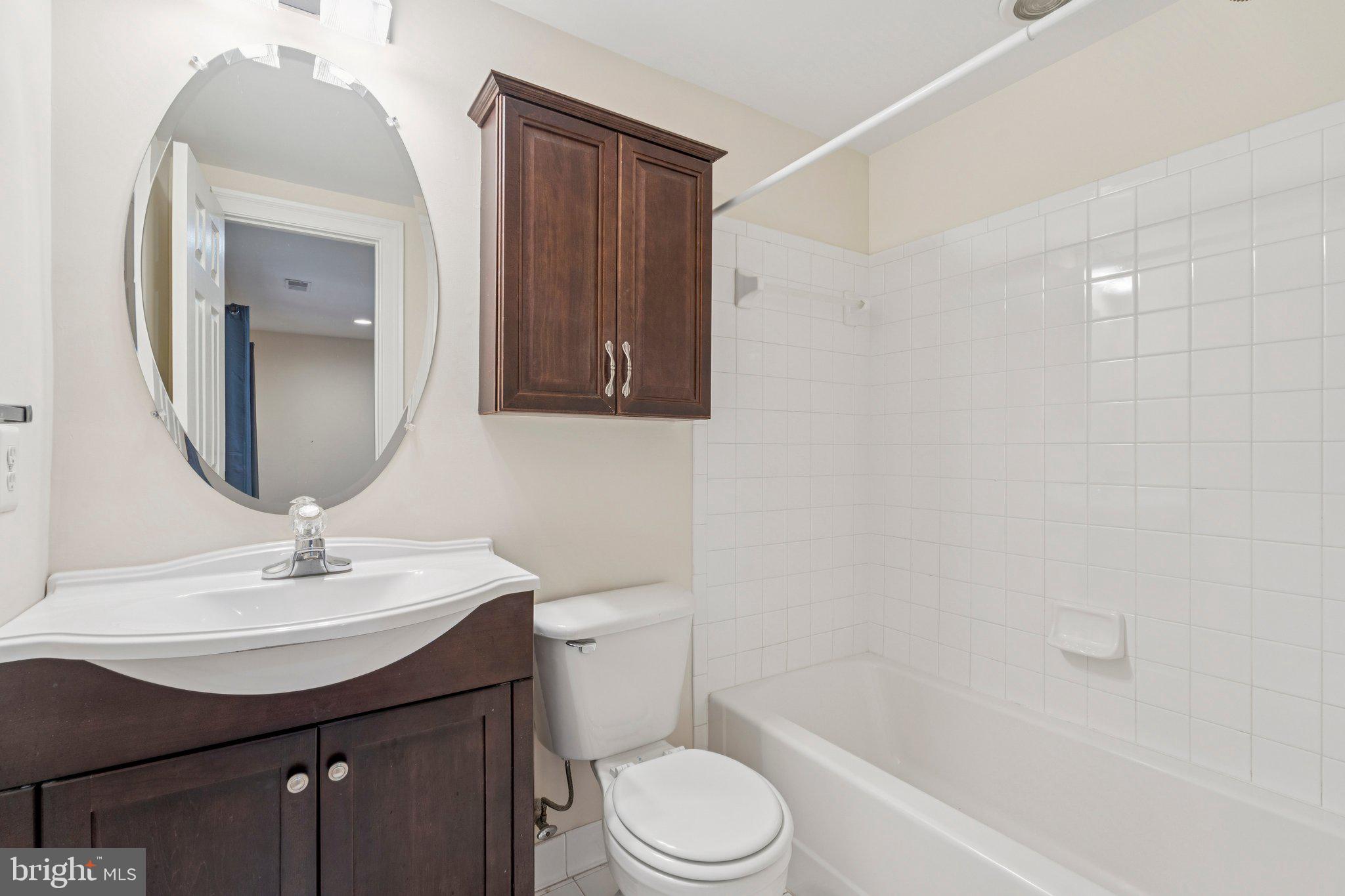 EDWARDS LANDING - Residential Lease