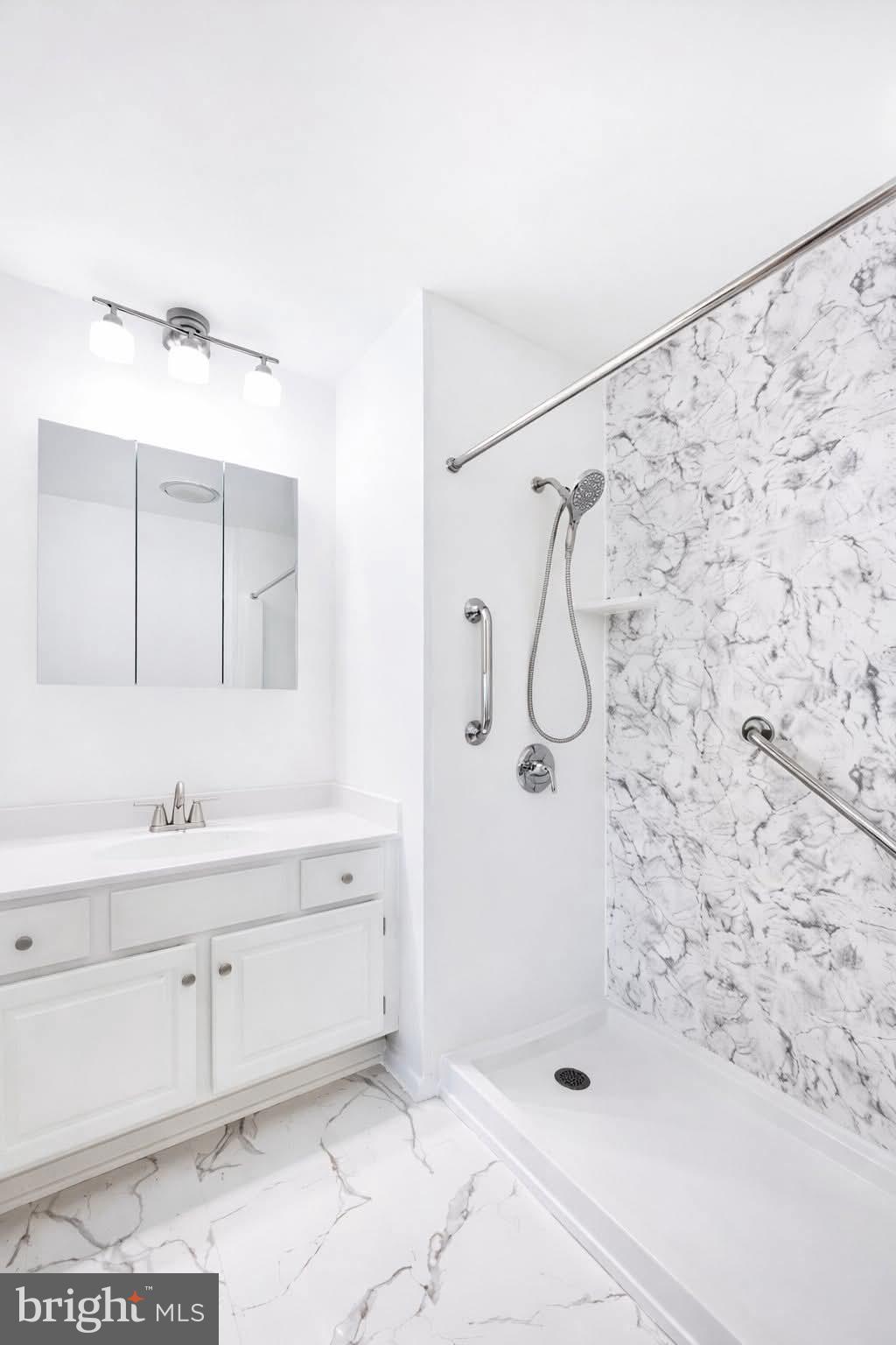 INDIAN CREEK - Residential