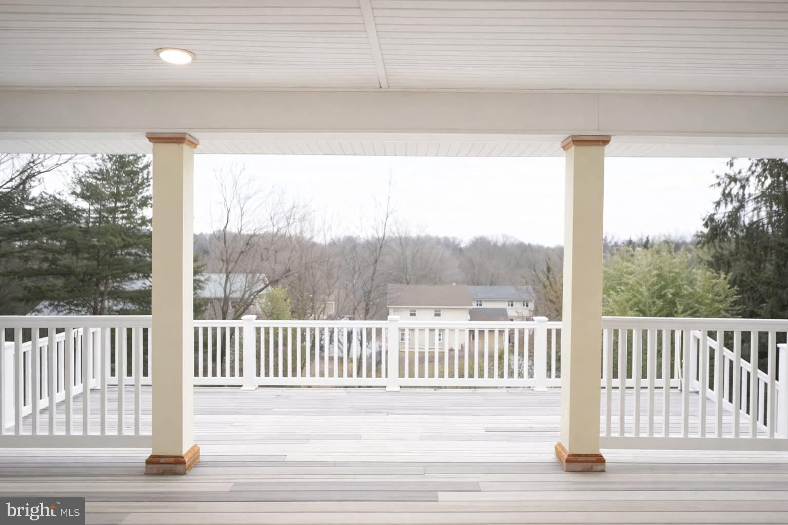 INDIAN CREEK - Residential