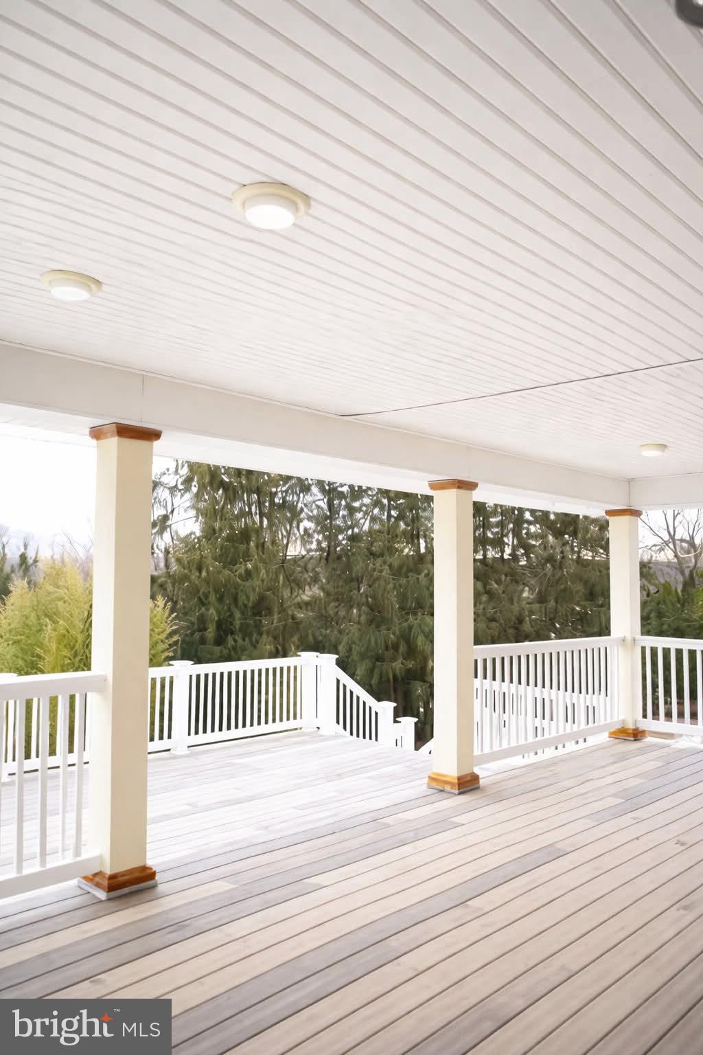 INDIAN CREEK - Residential