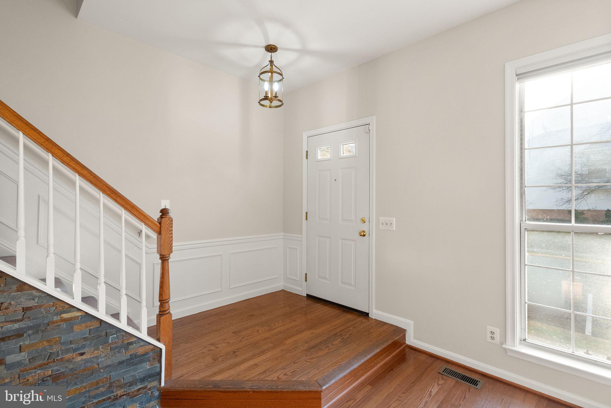 47602 SANDBANK SQUARE