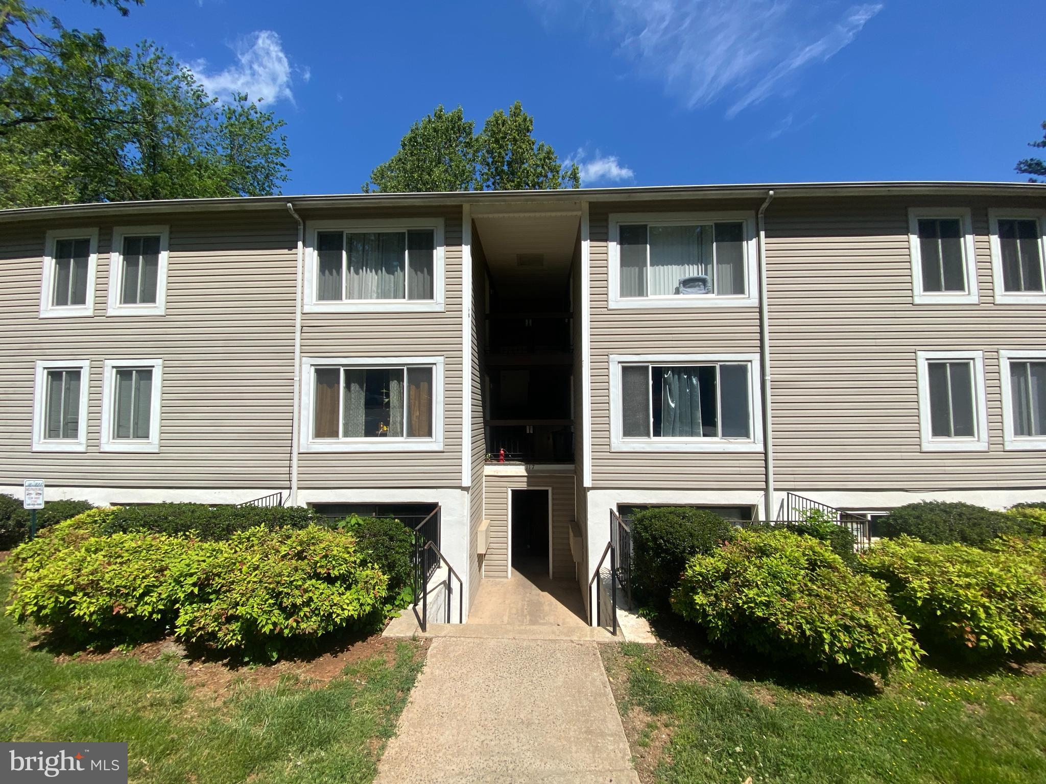 BERRY STREET CONDOMINIUMS - Residential Lease