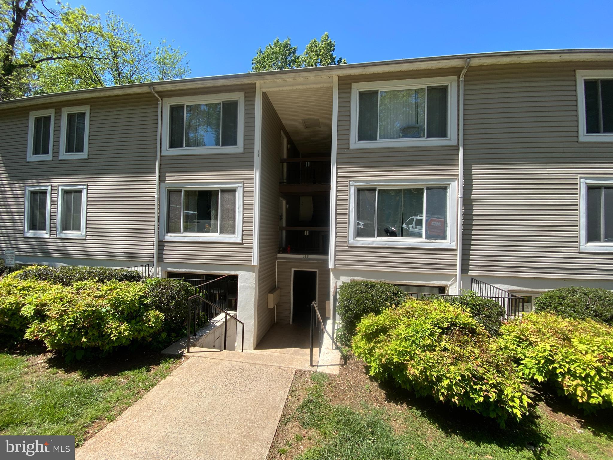 BERRY STREET CONDOMINIUMS - Residential Lease