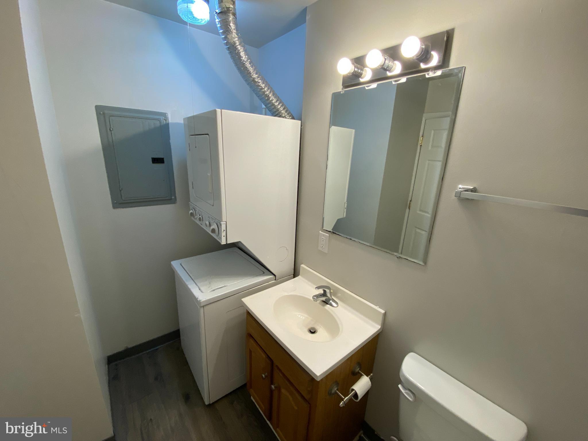 BERRY STREET CONDOMINIUMS - Residential Lease