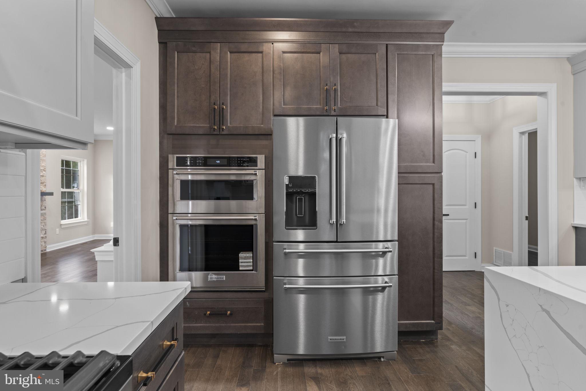 REBEL HILL - Residential