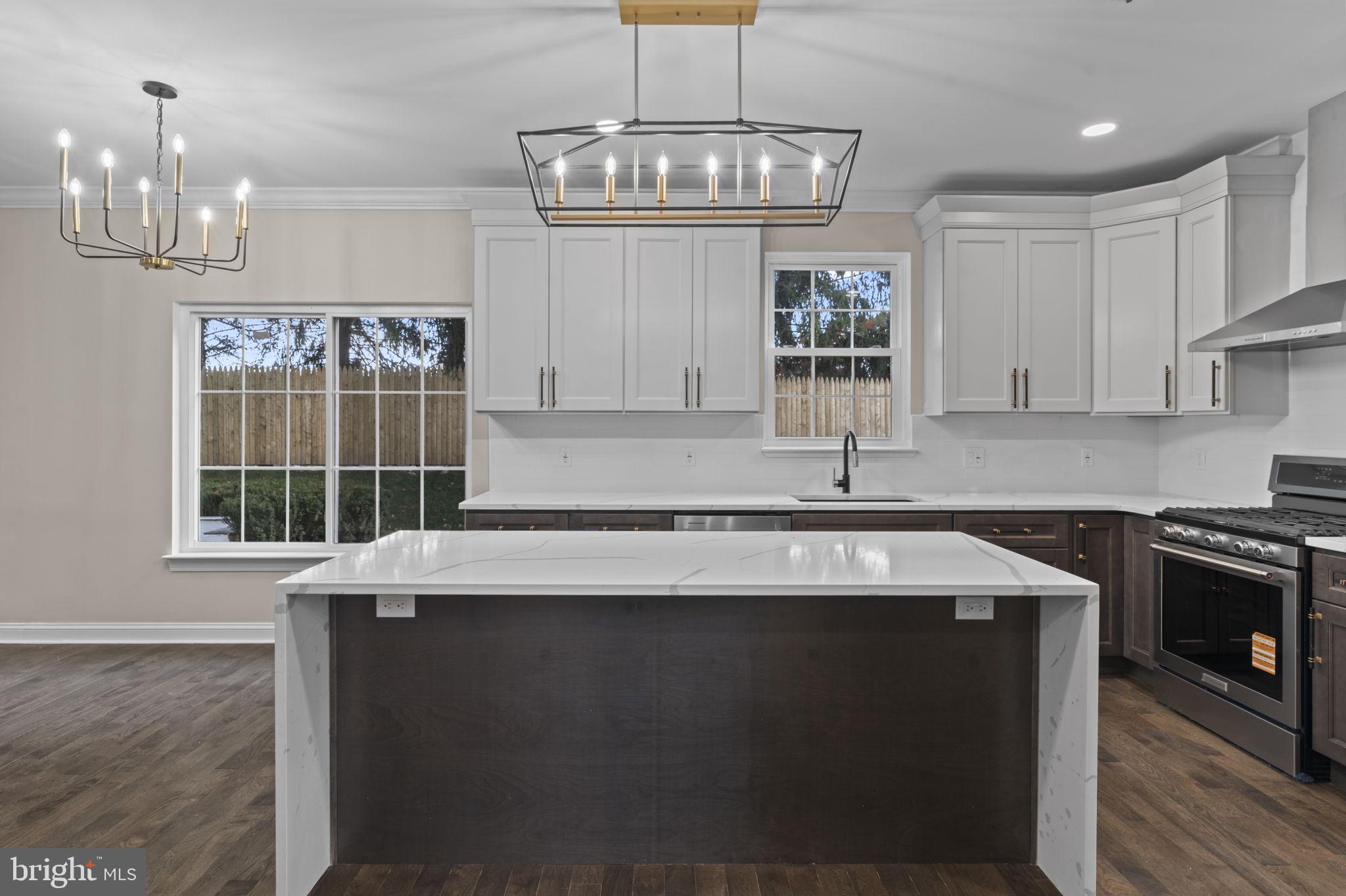 REBEL HILL - Residential