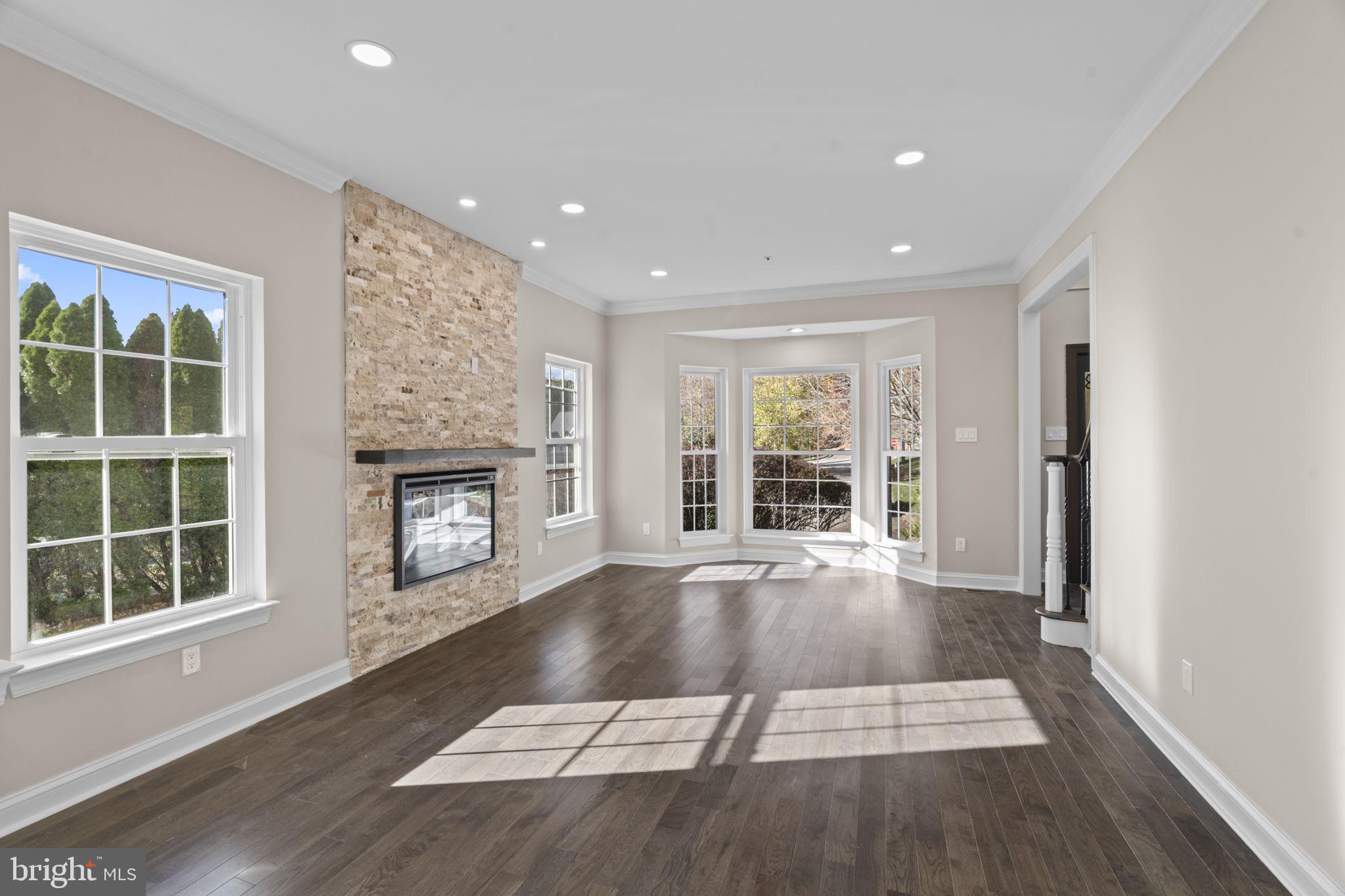 REBEL HILL - Residential