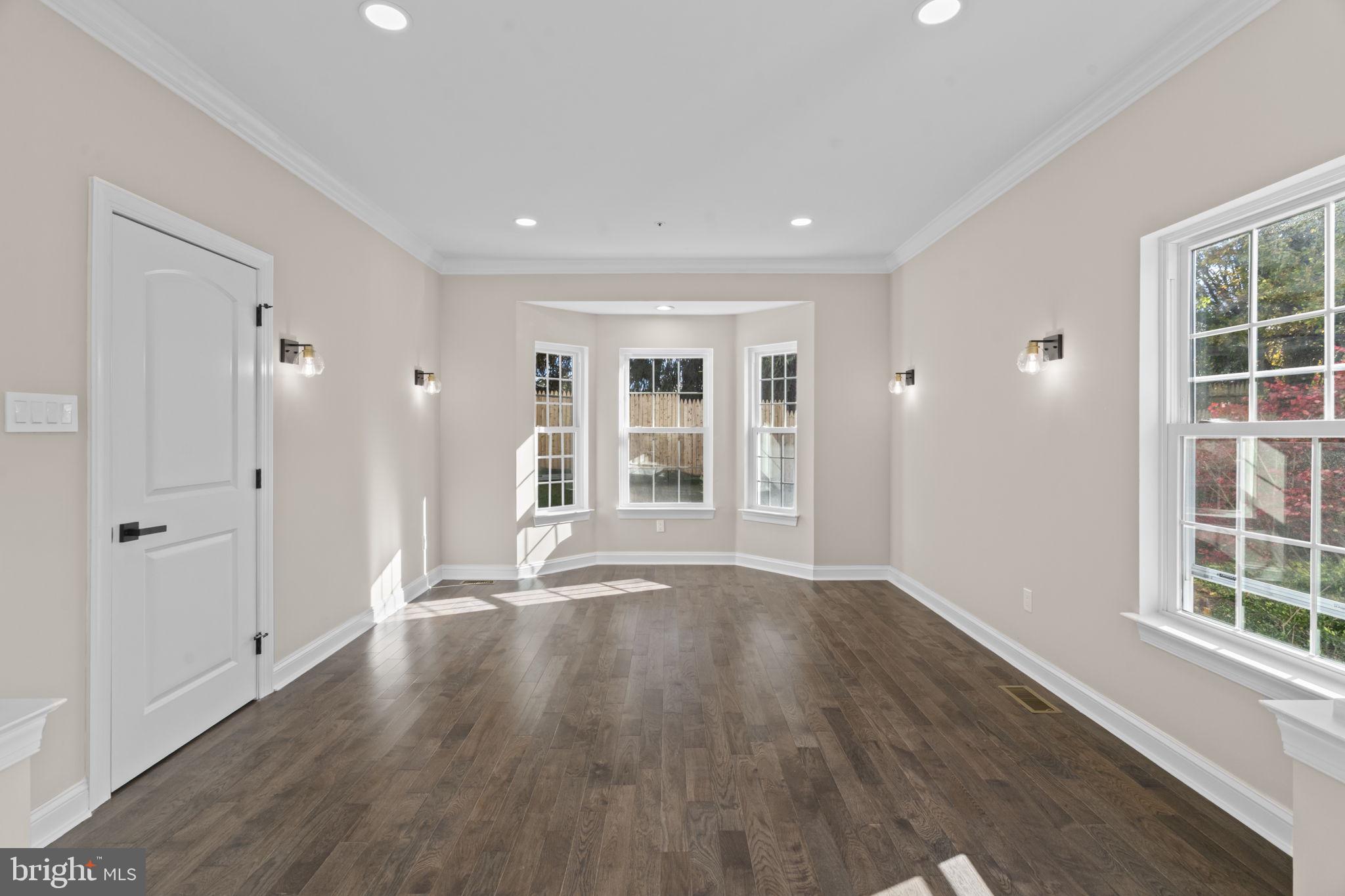 REBEL HILL - Residential