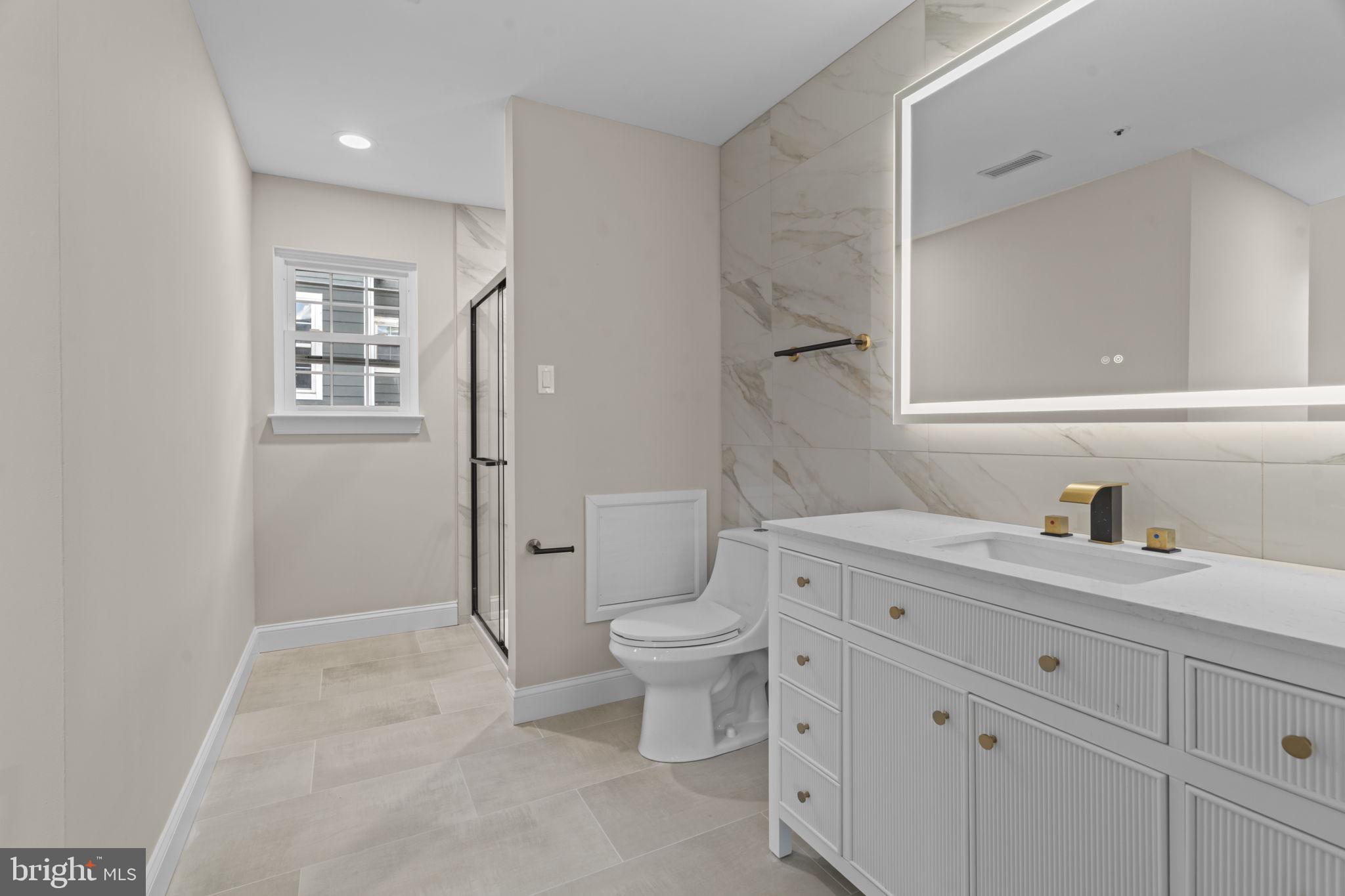 REBEL HILL - Residential