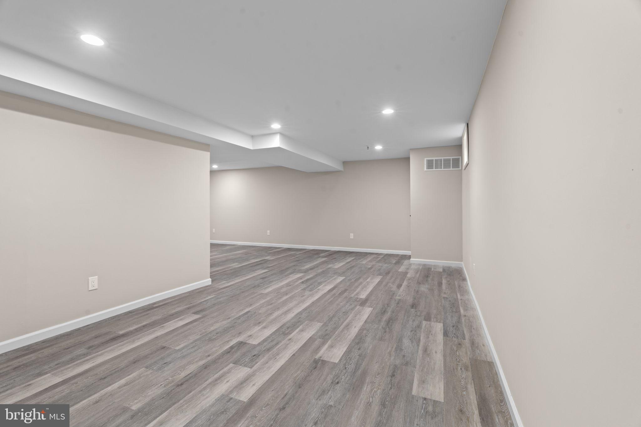 REBEL HILL - Residential