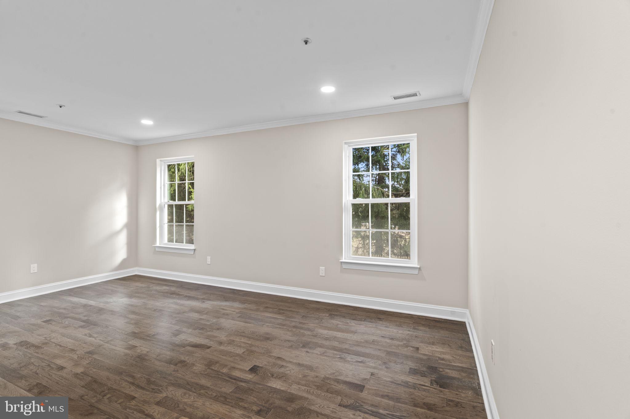 REBEL HILL - Residential