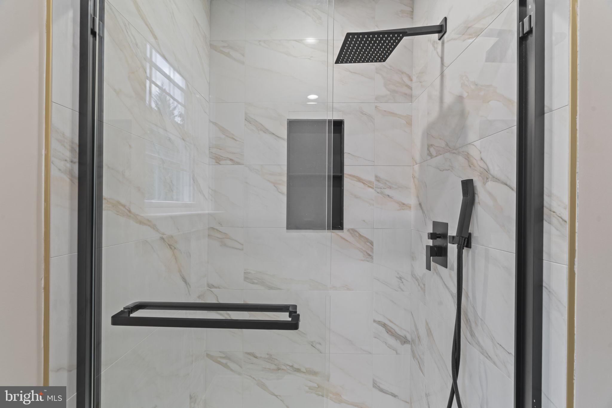 REBEL HILL - Residential