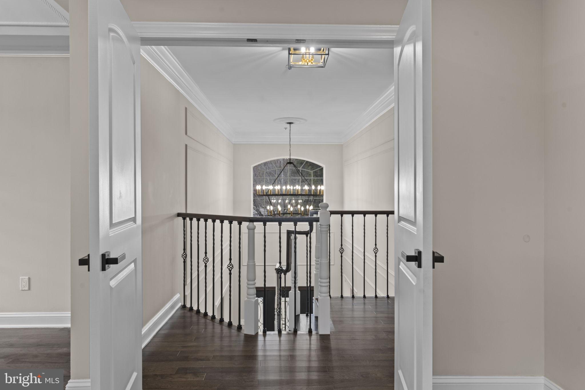 REBEL HILL - Residential