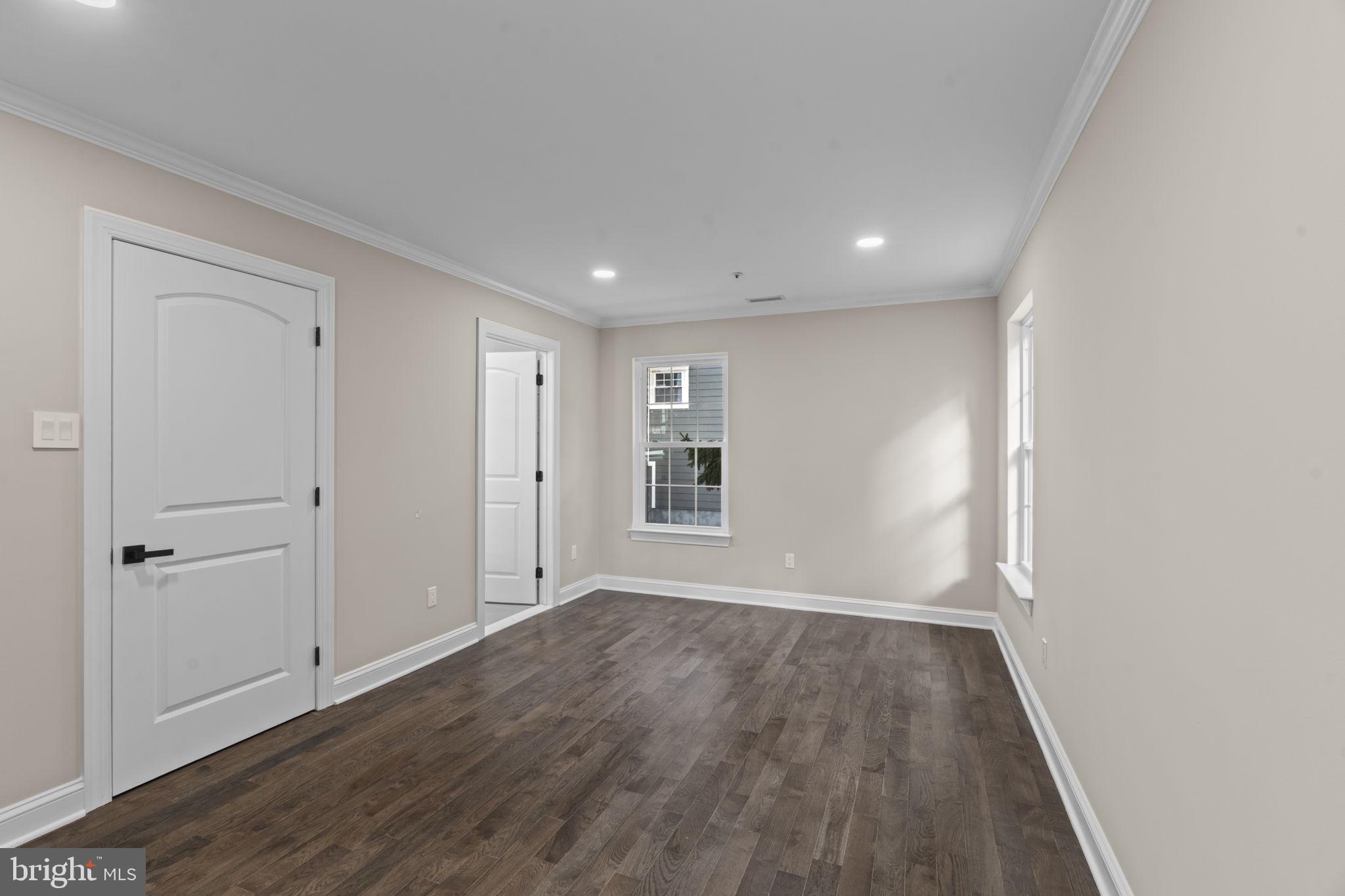 REBEL HILL - Residential