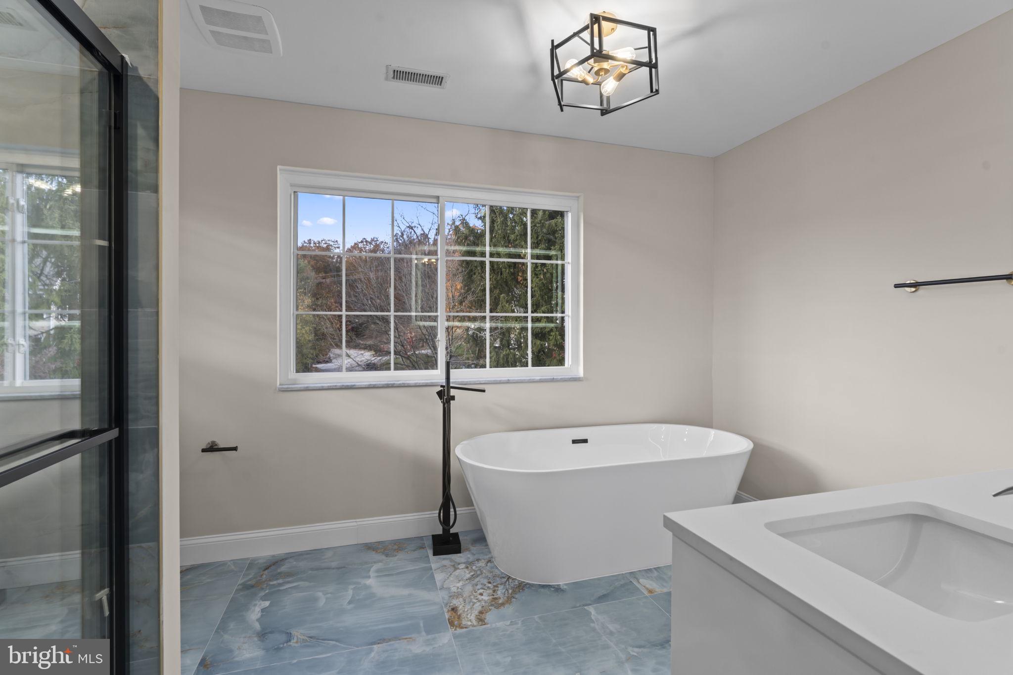 REBEL HILL - Residential