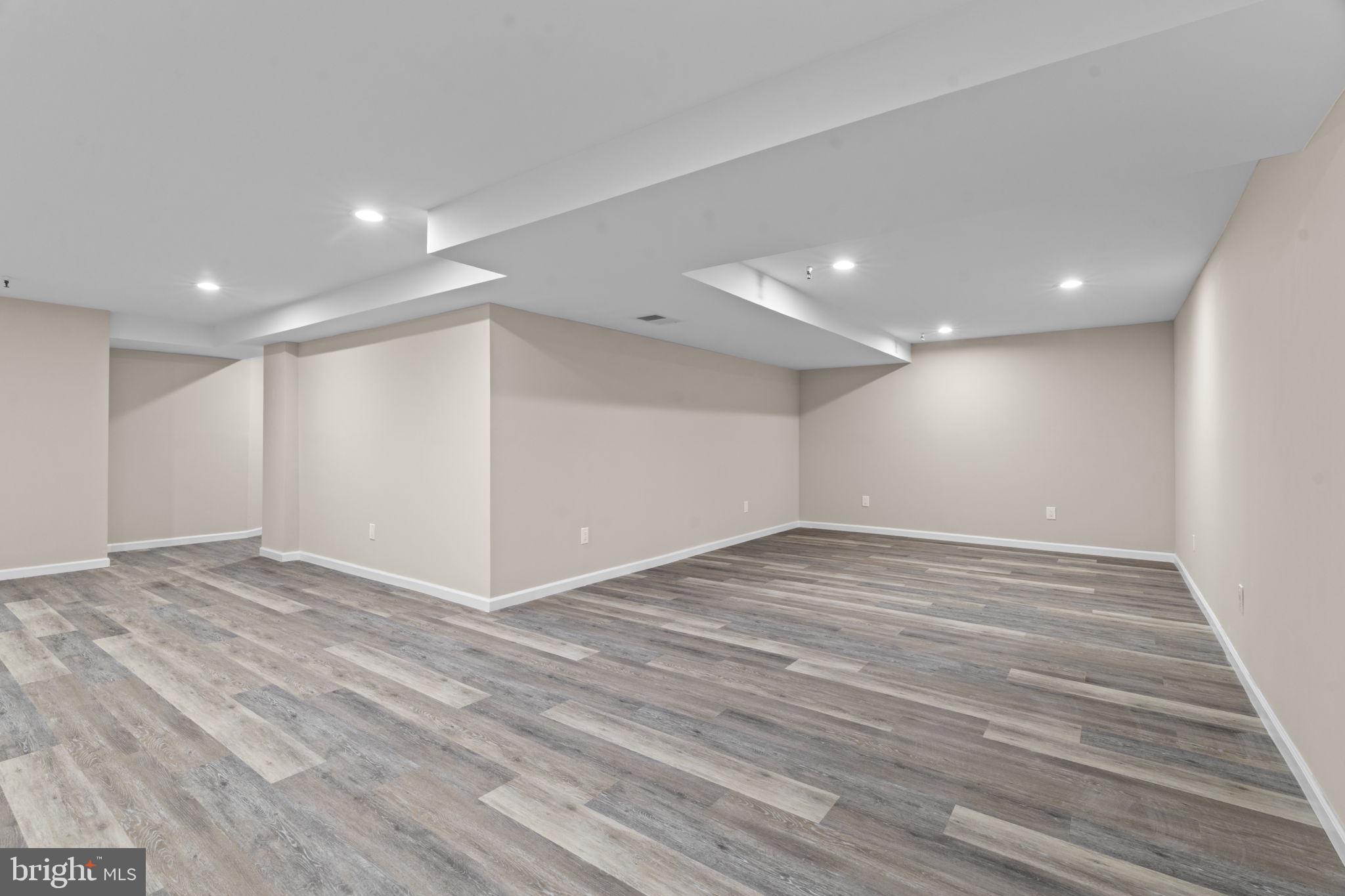 REBEL HILL - Residential