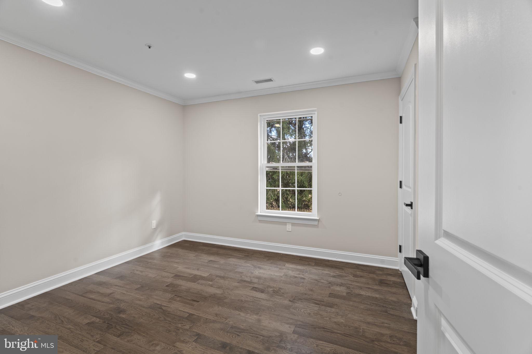 REBEL HILL - Residential