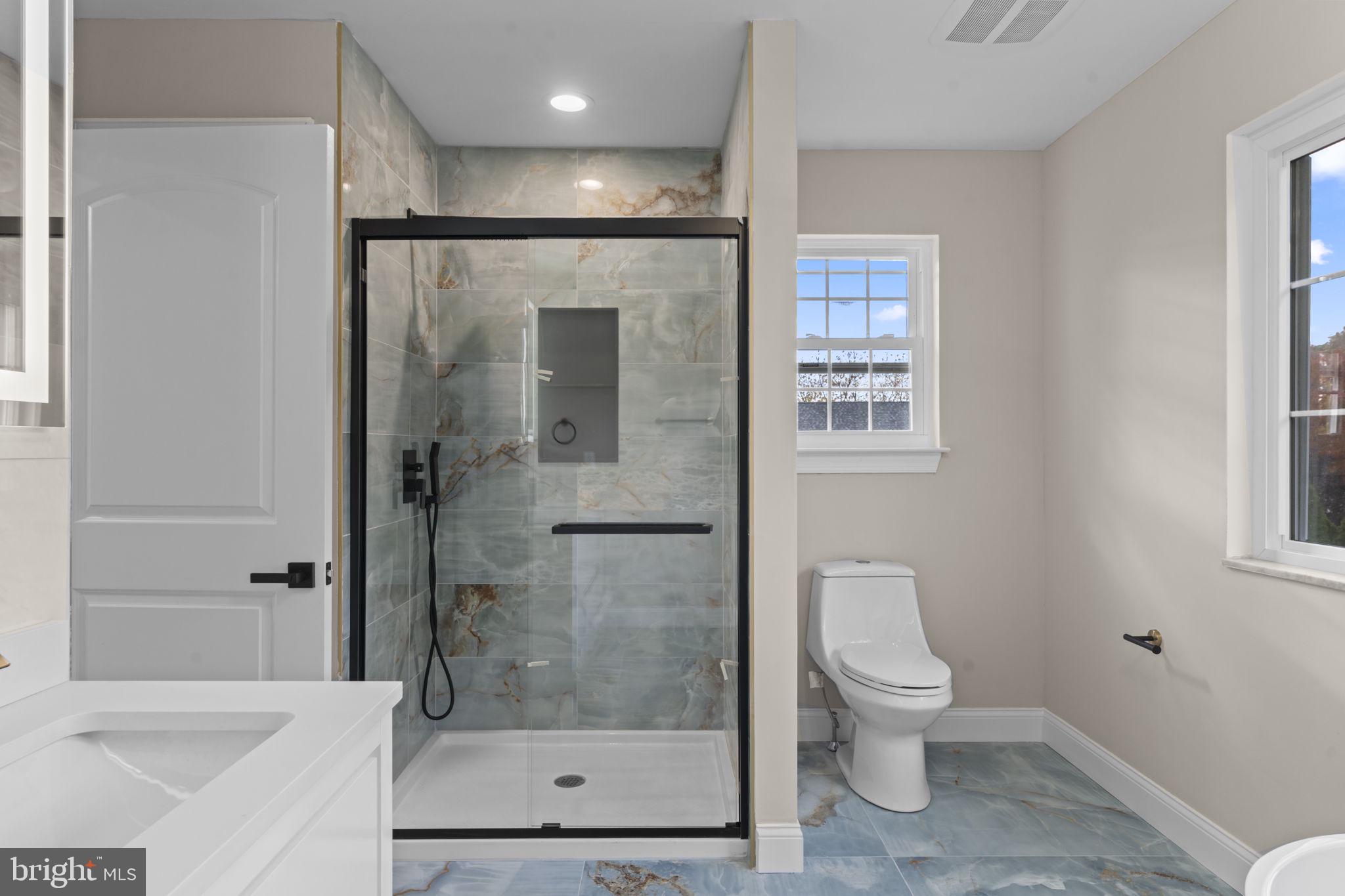 REBEL HILL - Residential