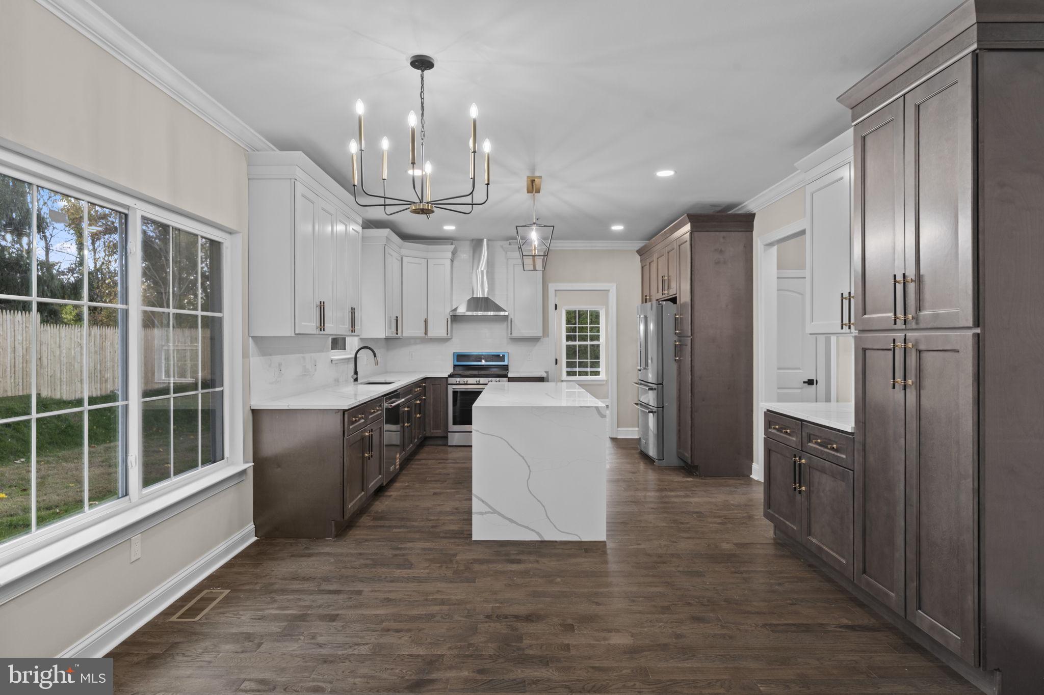 REBEL HILL - Residential