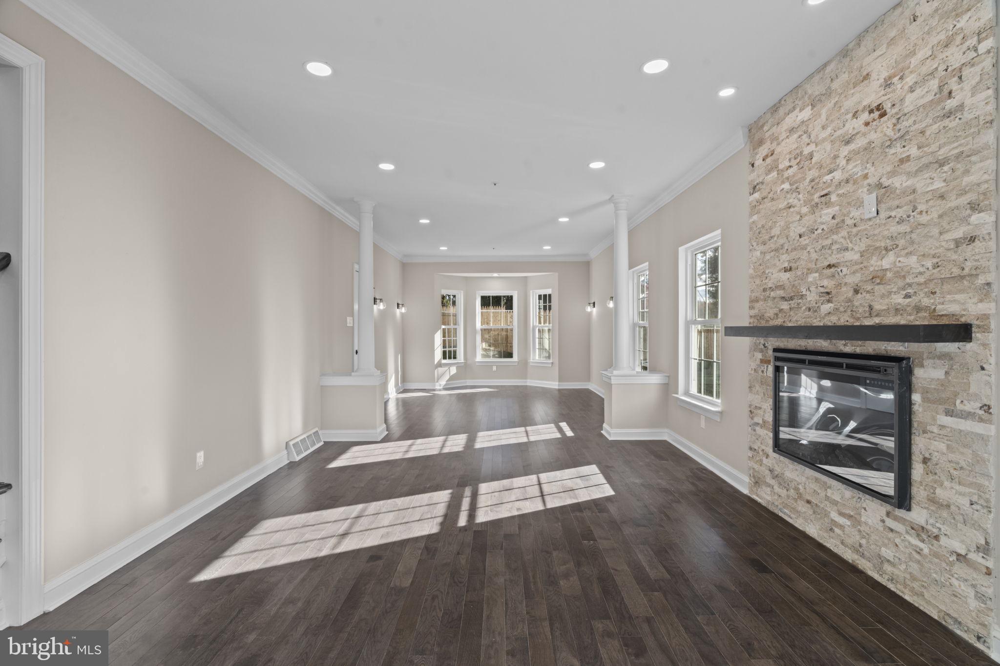 REBEL HILL - Residential