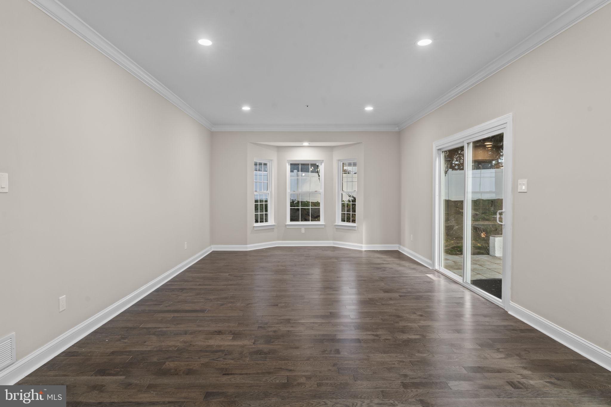 REBEL HILL - Residential