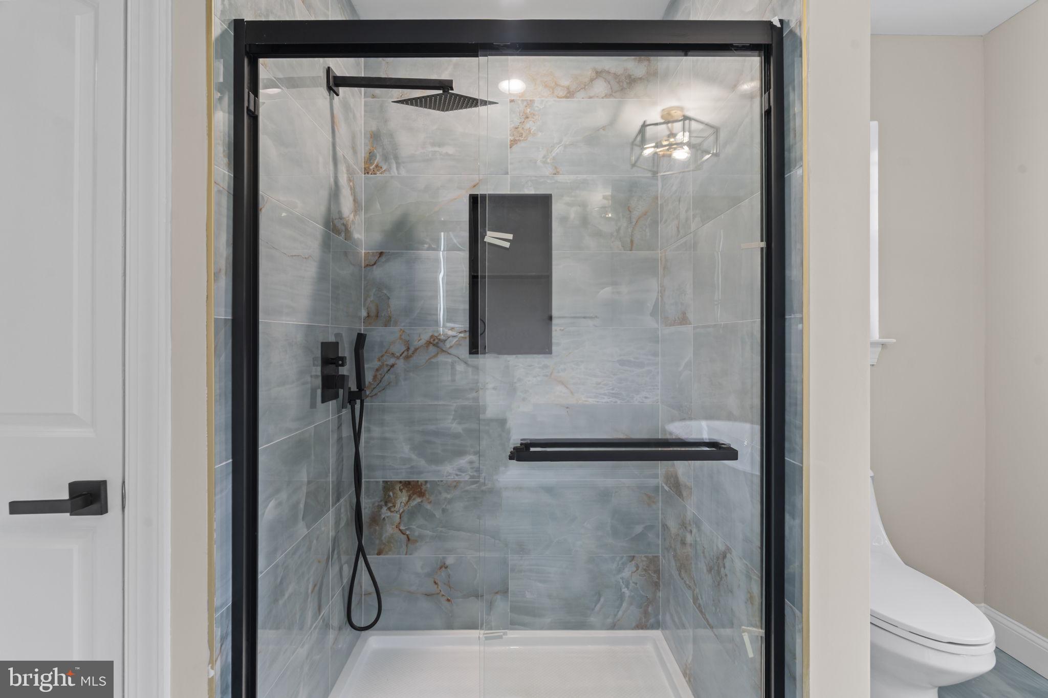 REBEL HILL - Residential