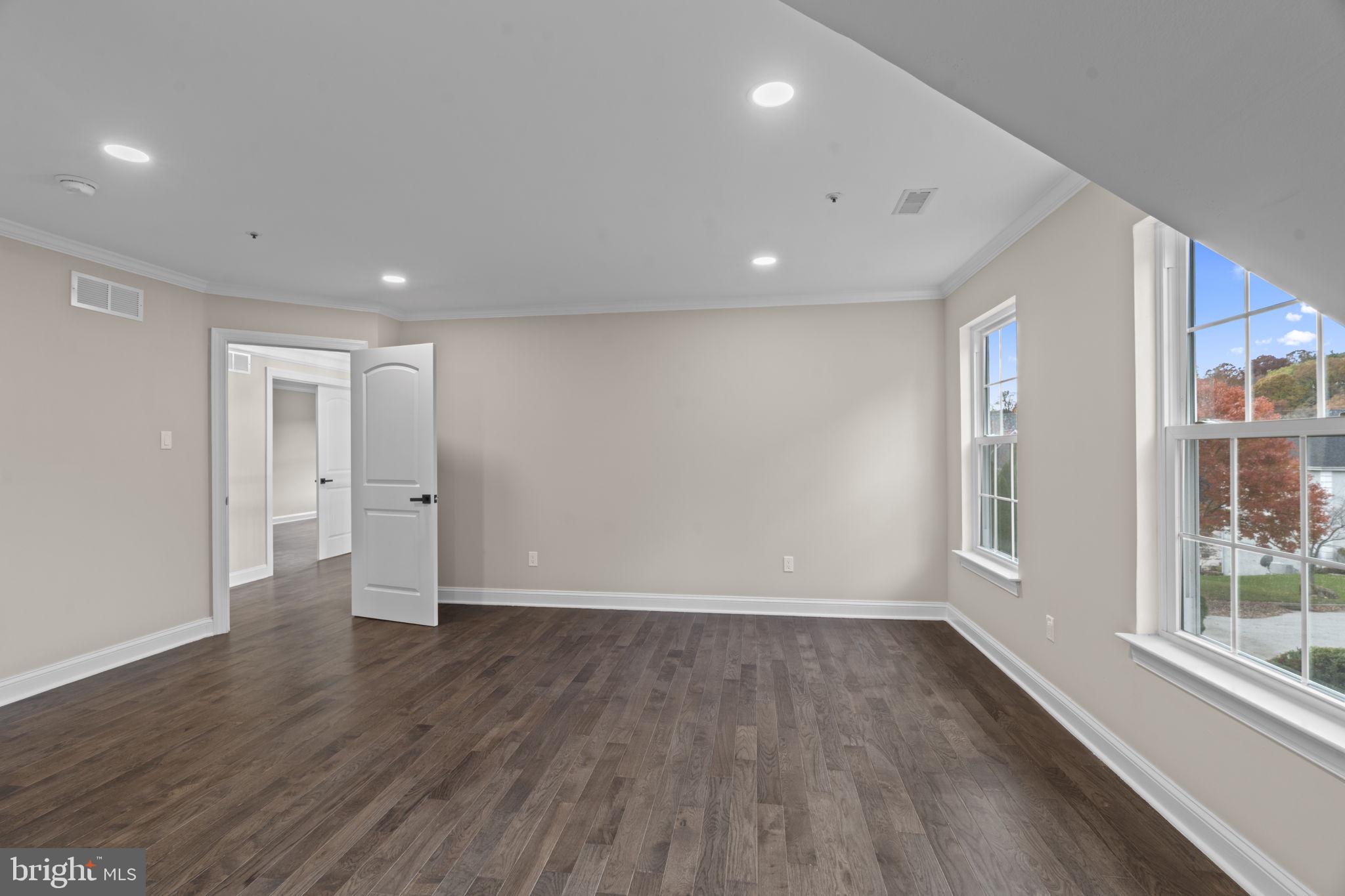 REBEL HILL - Residential