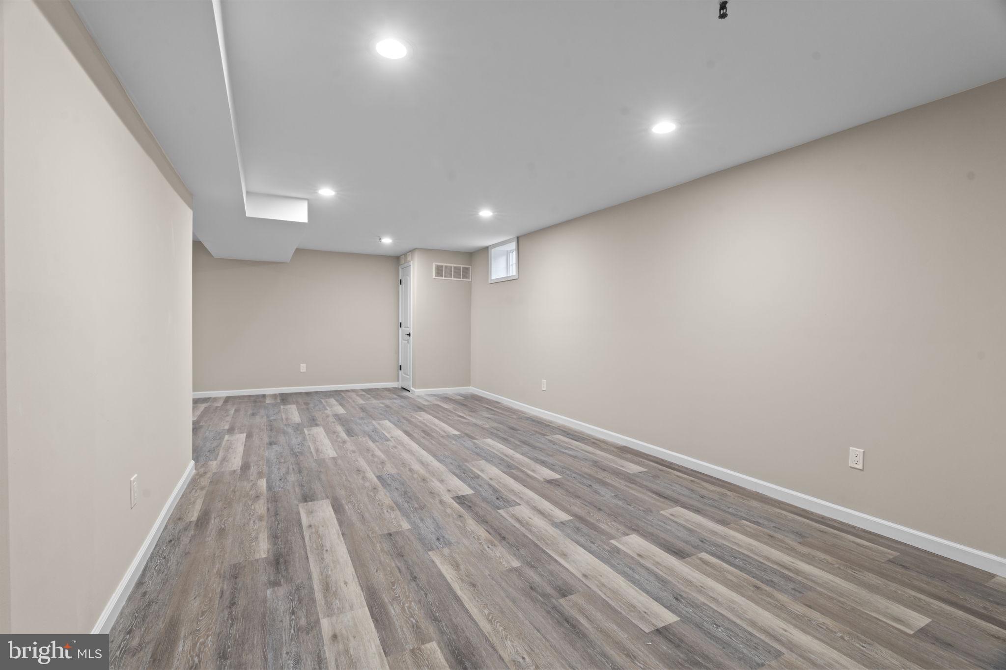 REBEL HILL - Residential