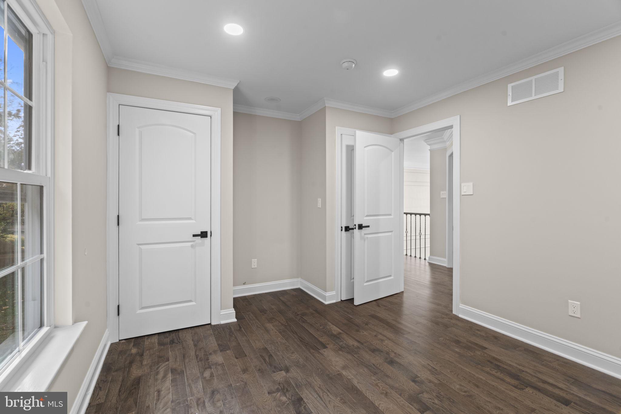 REBEL HILL - Residential