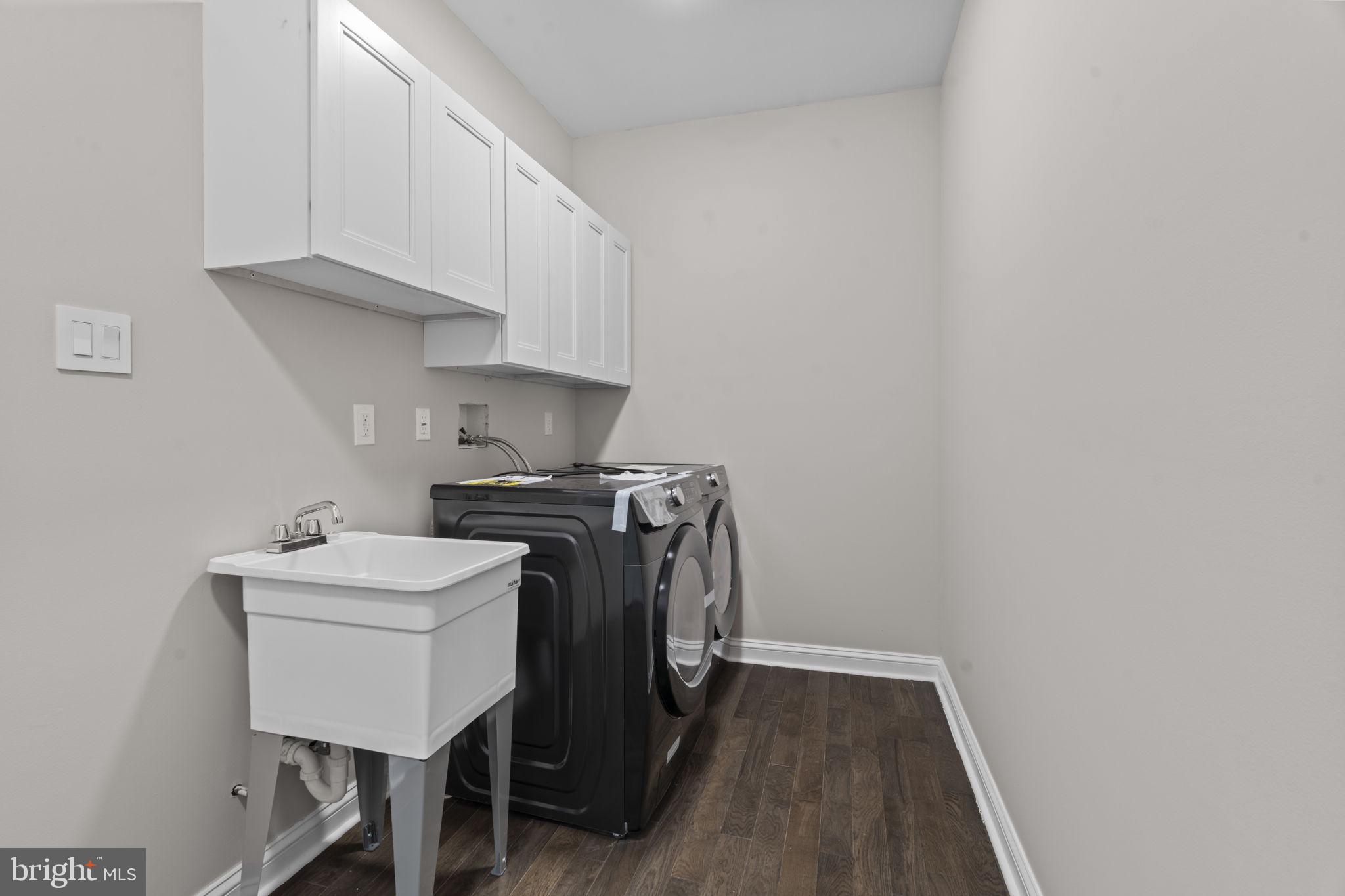 REBEL HILL - Residential