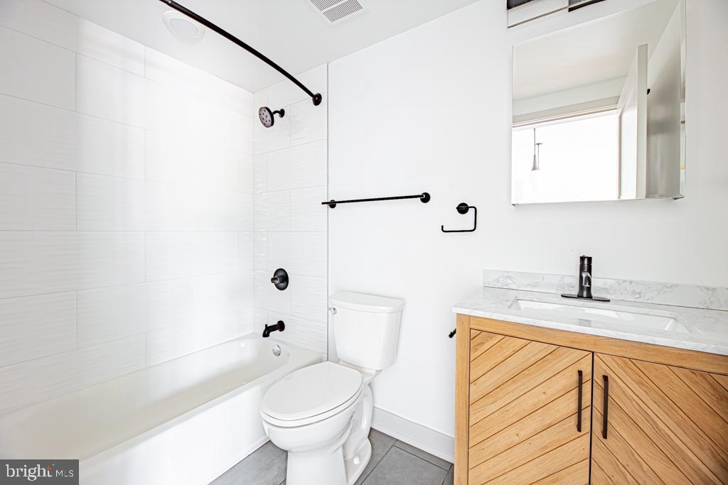 ROXBOROUGH - Residential Lease