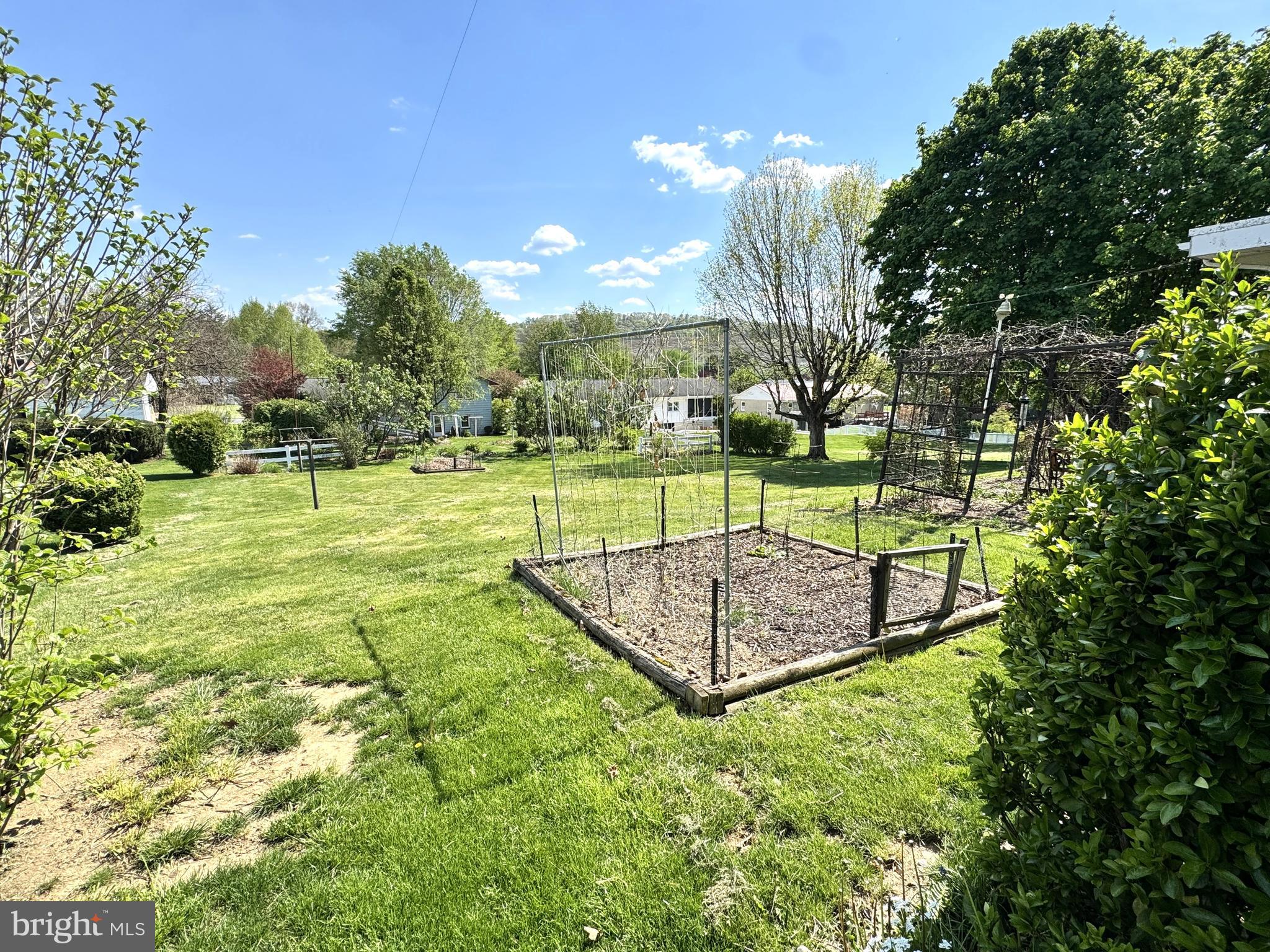 PLEASANT ACRES - Residential