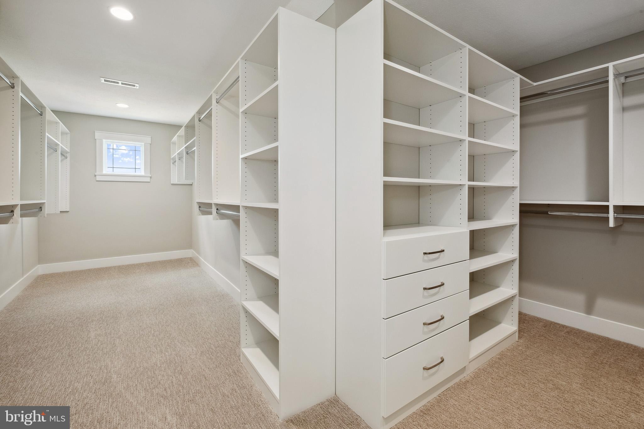 OAKWOOD - Residential