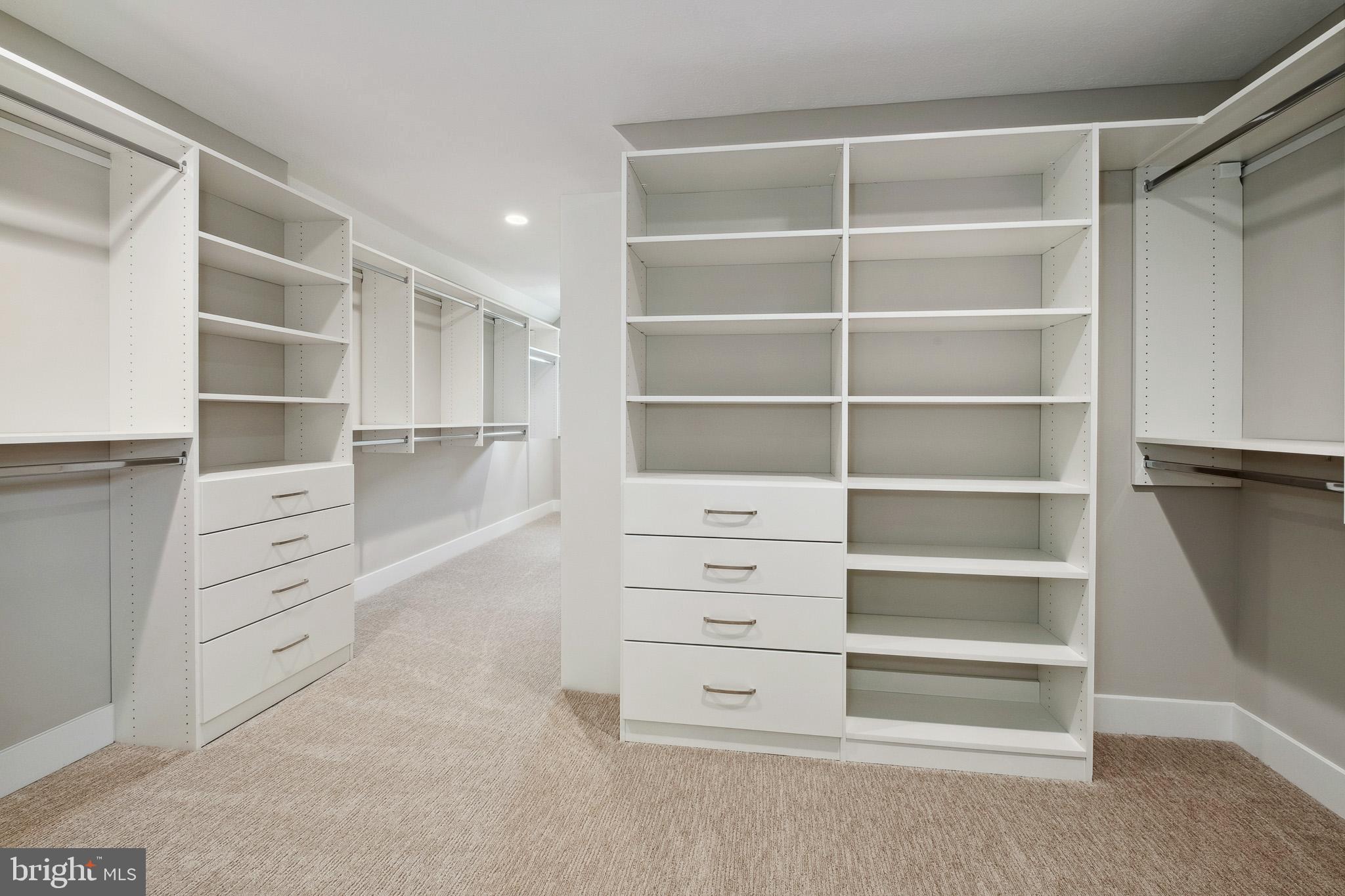 OAKWOOD - Residential