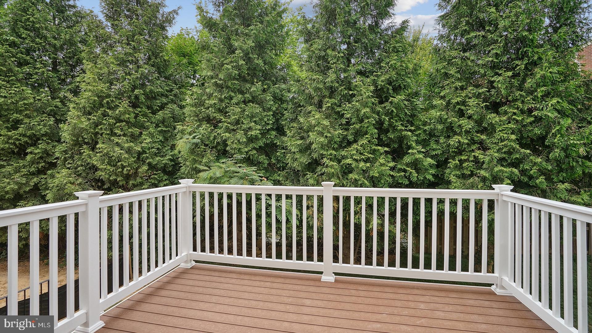 10568 RED OAK STREET